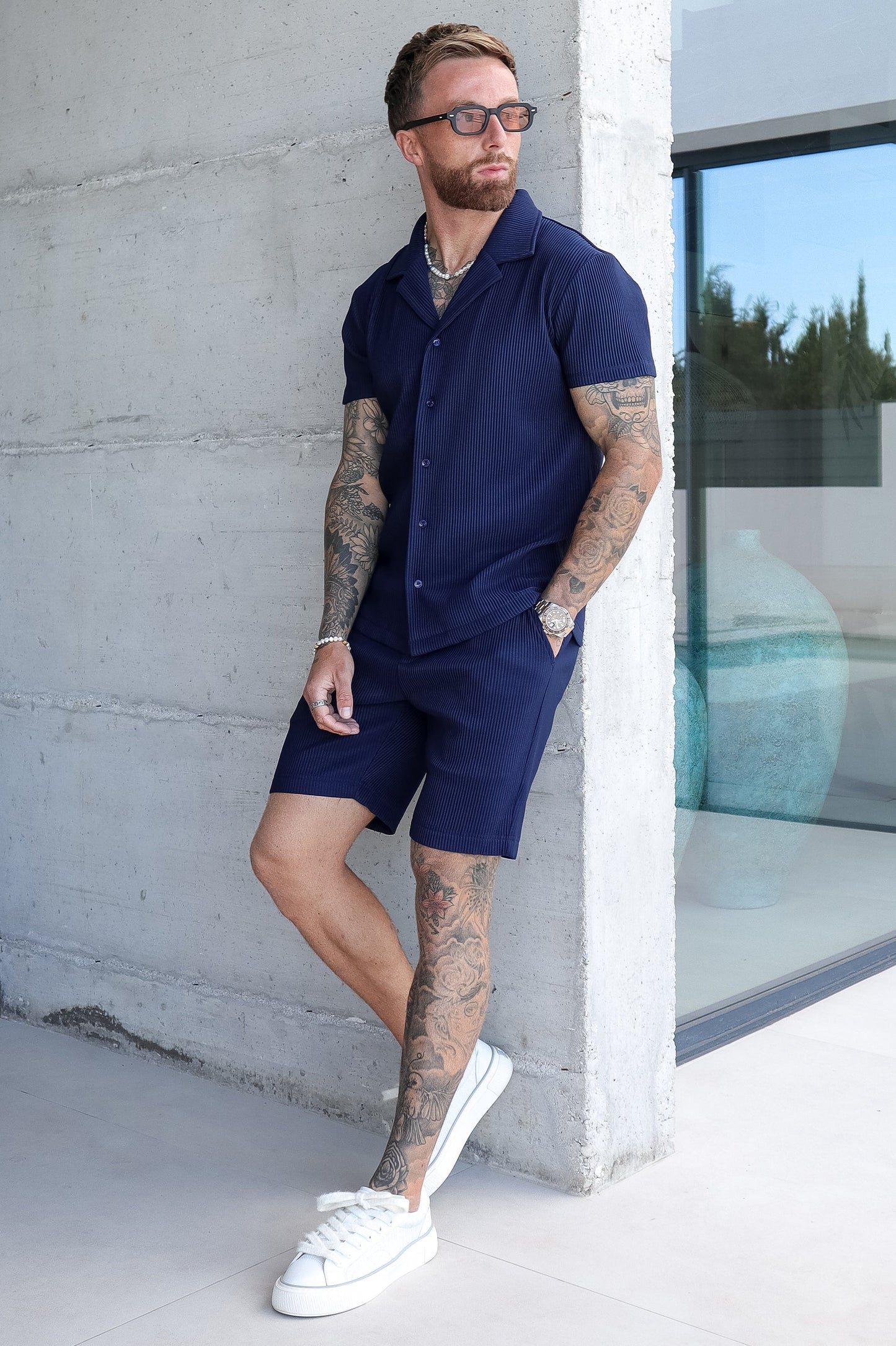THE SLIM PLEATED SHORTS - NAVY BLUE