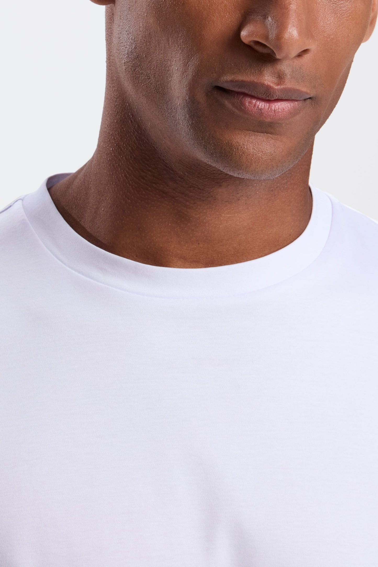 THE ELEGANT TEE