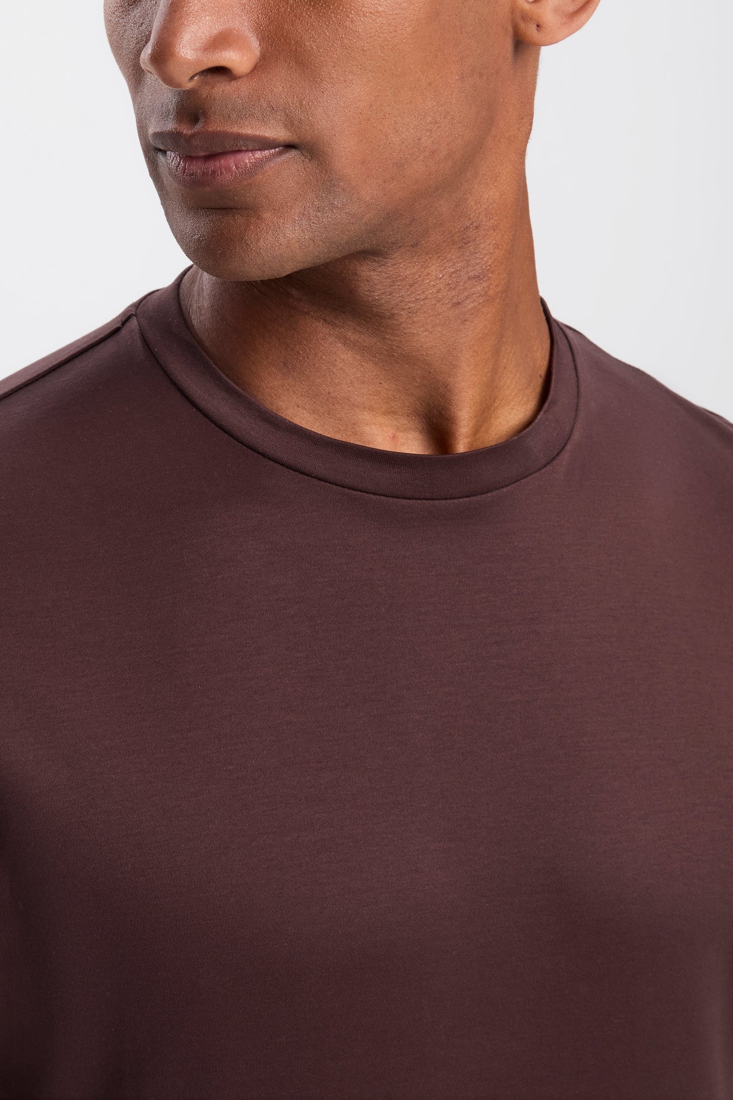 THE ELEGANT TEE