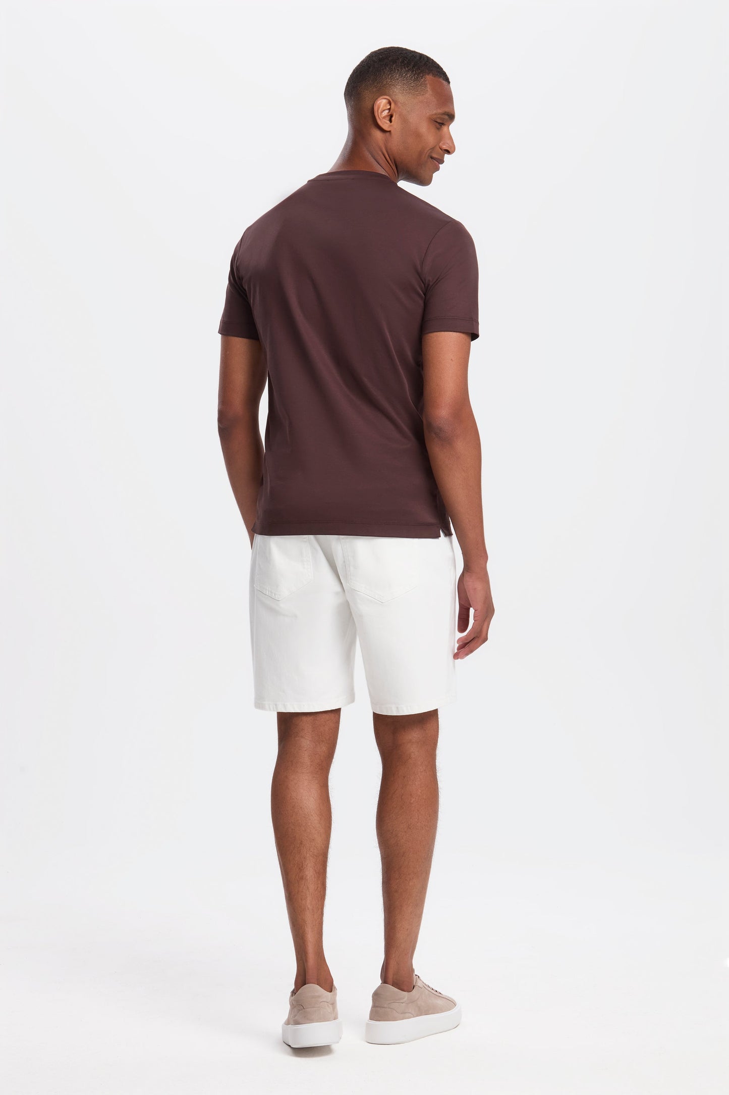 THE ELEGANT TEE