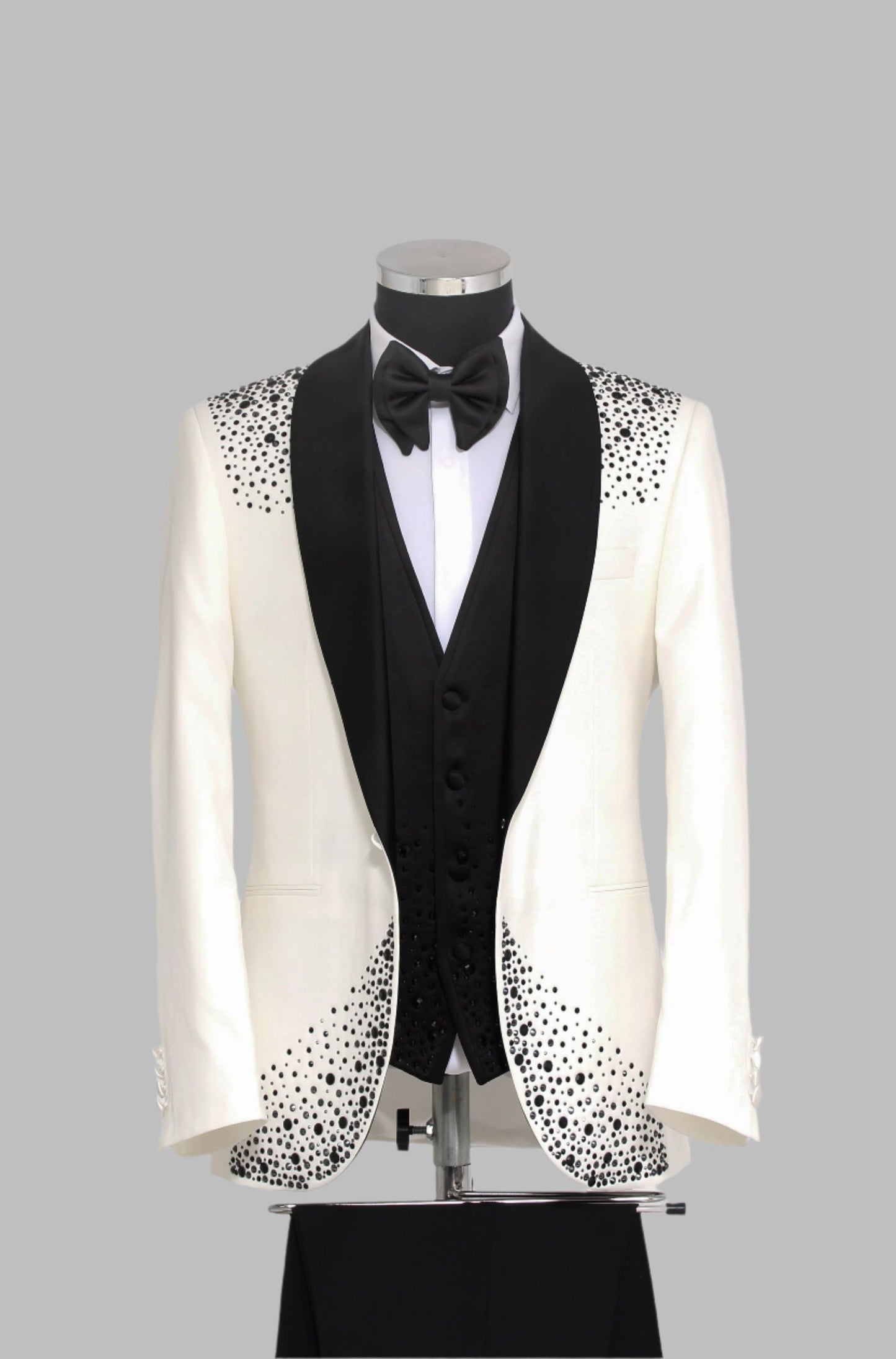 KOALA SYDNEY 3 Piece White Men’s Tuxedo with Black Satin Lapel and Rhinestone Embellishments – Wessi
