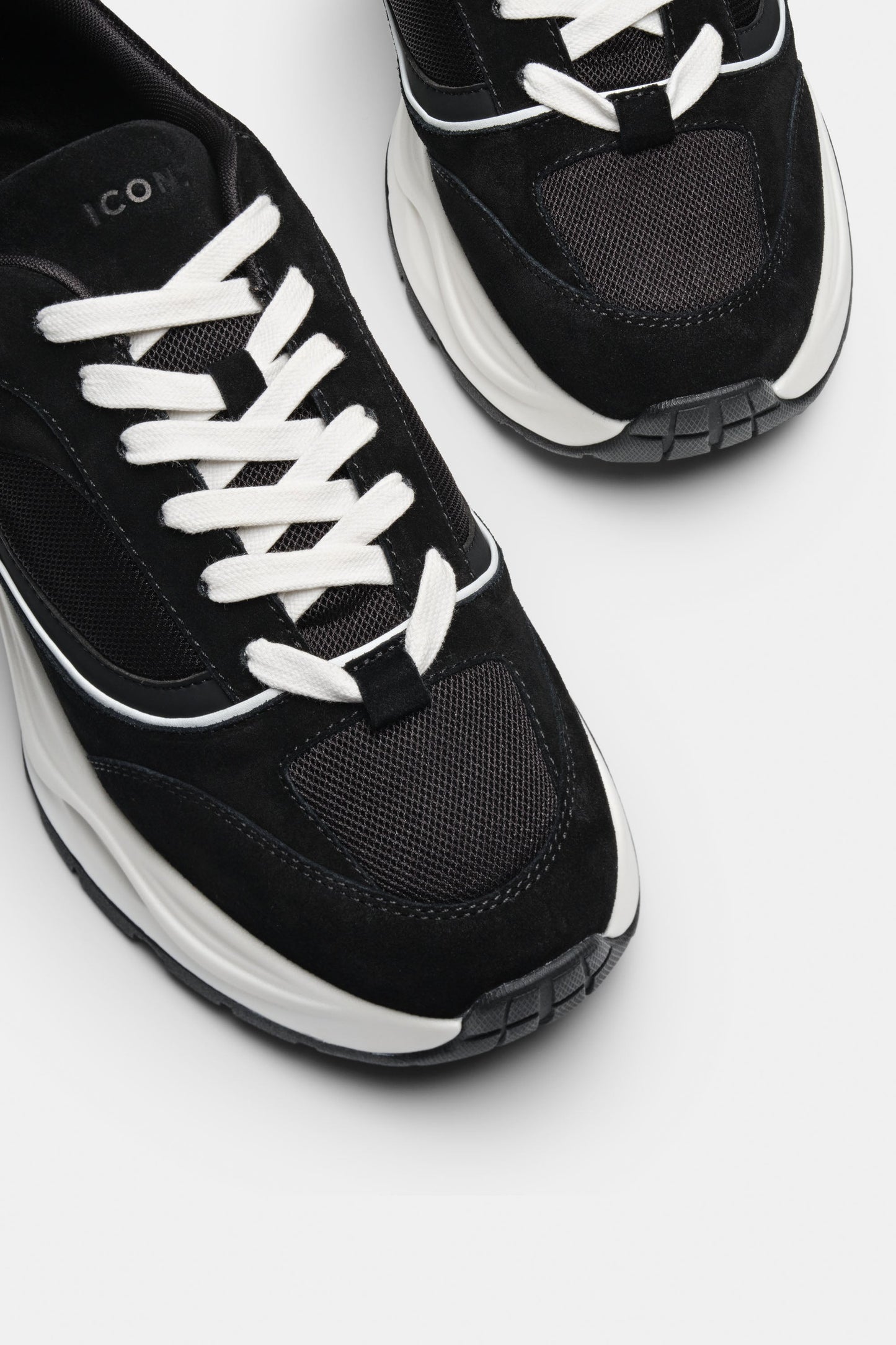 THE RENO RUNNER