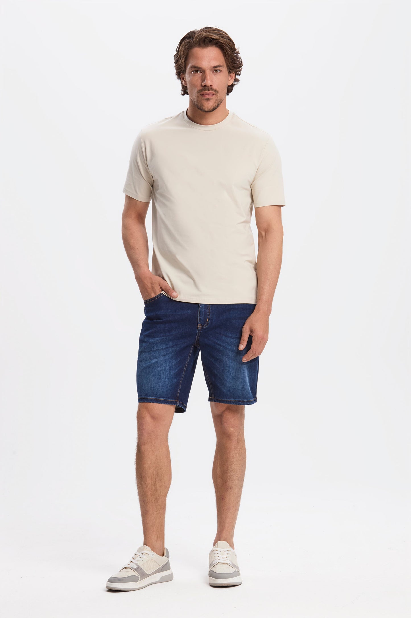 THE ESSENTIAL T-SHIRT
