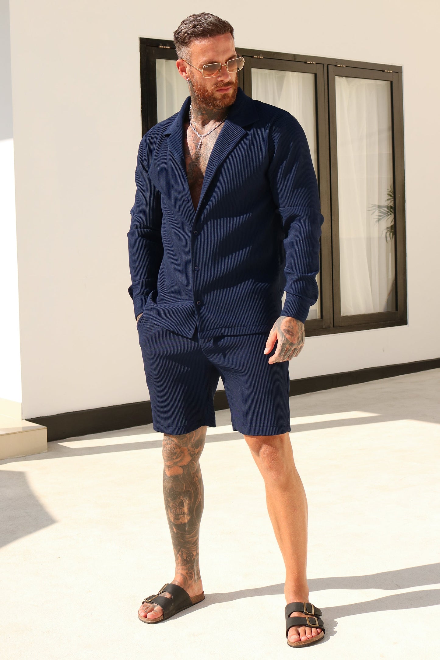 THE SLIM PLEATED SHIRT - NAVY BLUE
