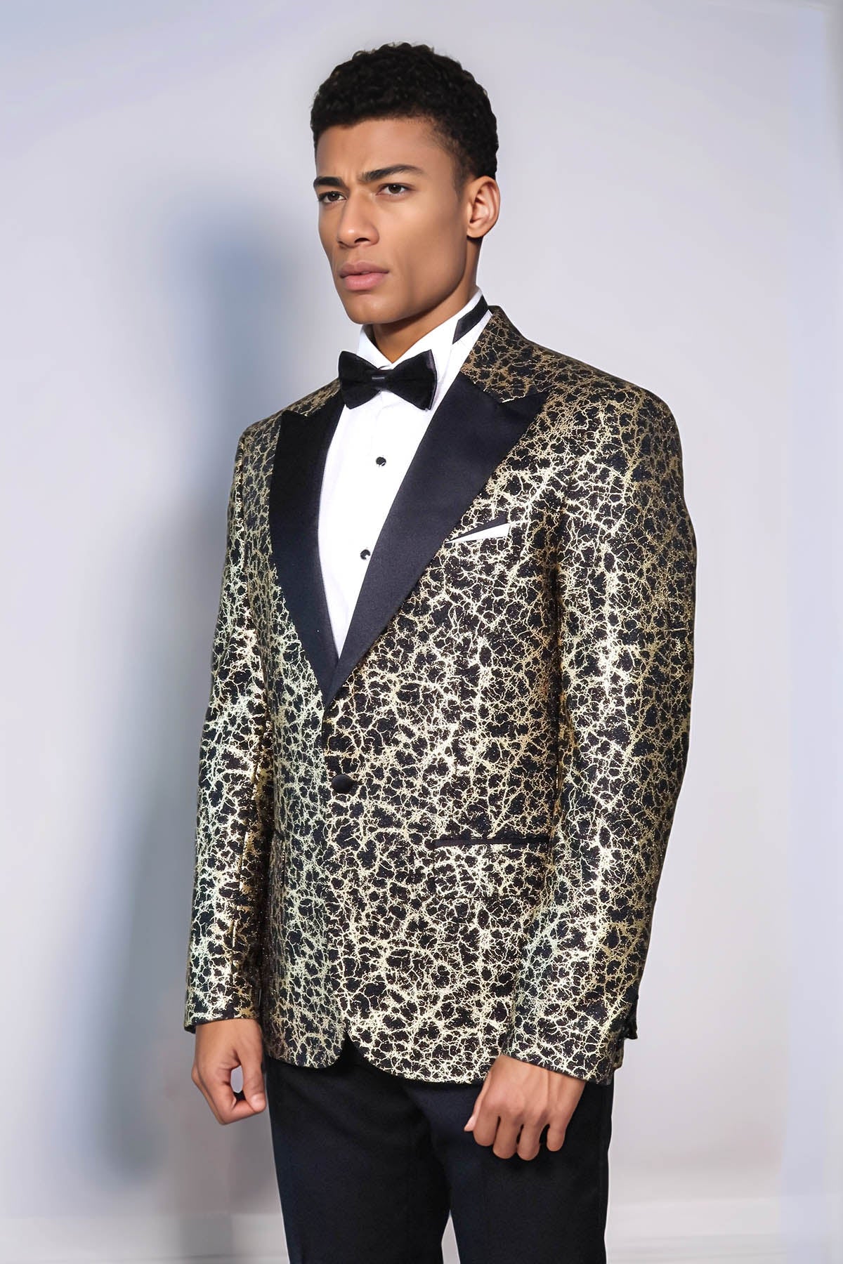 Root Pattern Peak Lapel Black Men Stage Performance Tuxedo Blazer - Wessi