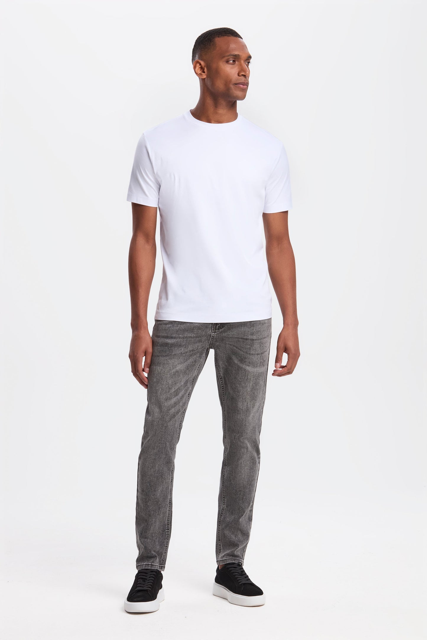 THE ELEGANT TEE