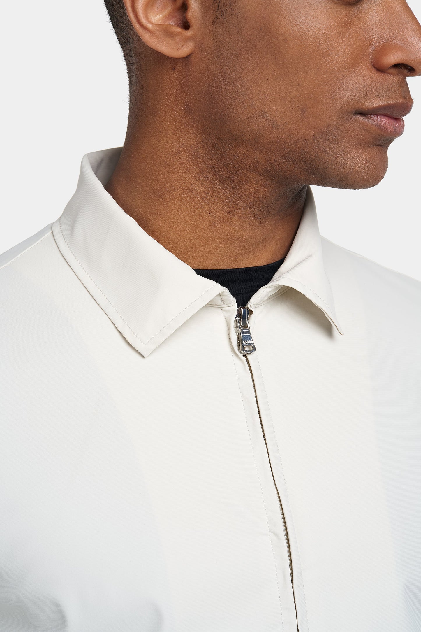 THE ULTIMATE TRAVEL JACKET