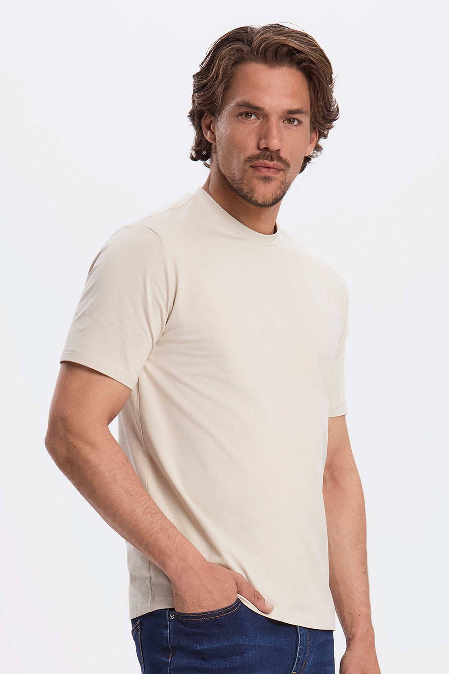 THE MUST-HAVE TEE
