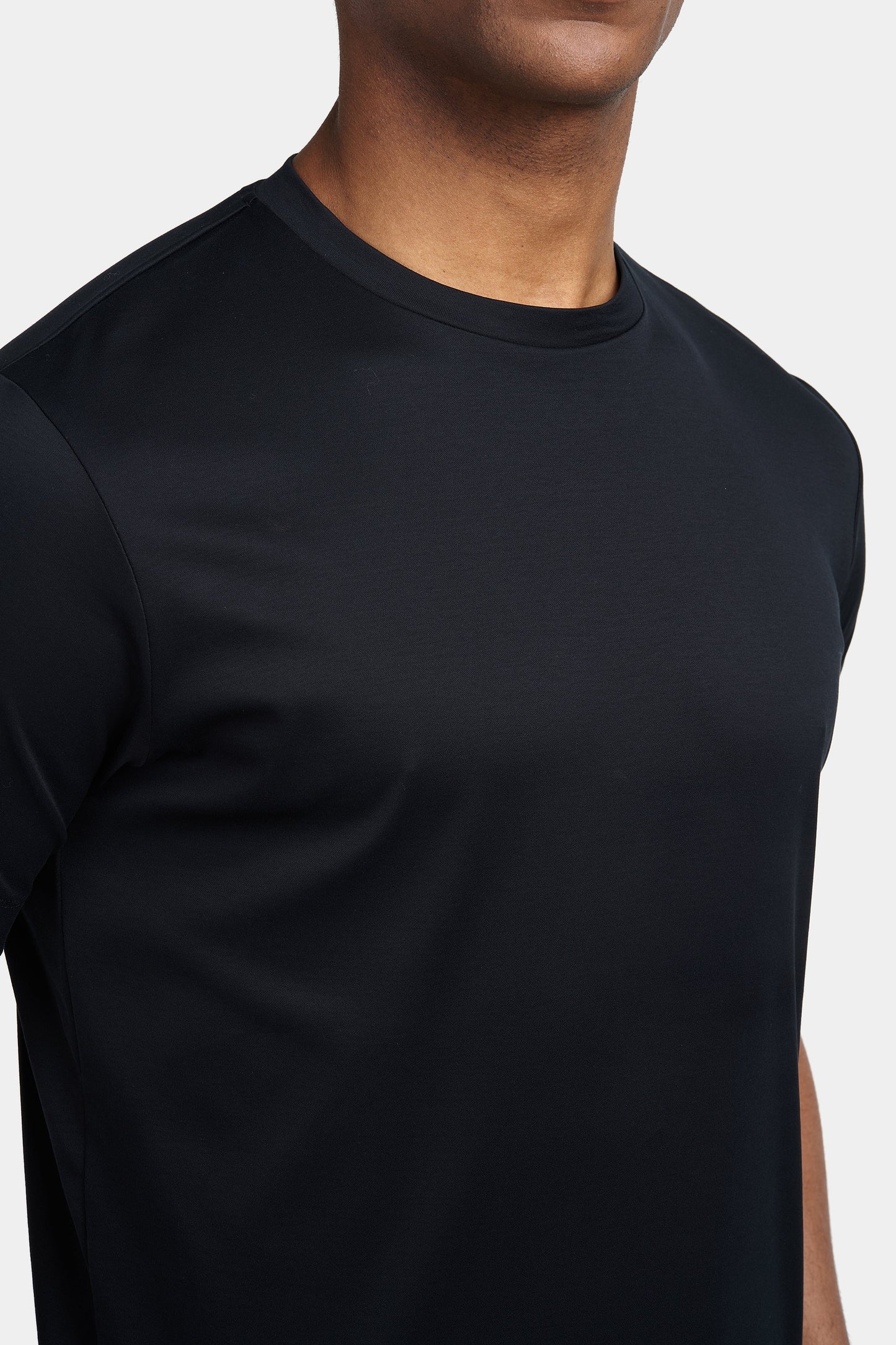 THE ELEGANT TEE