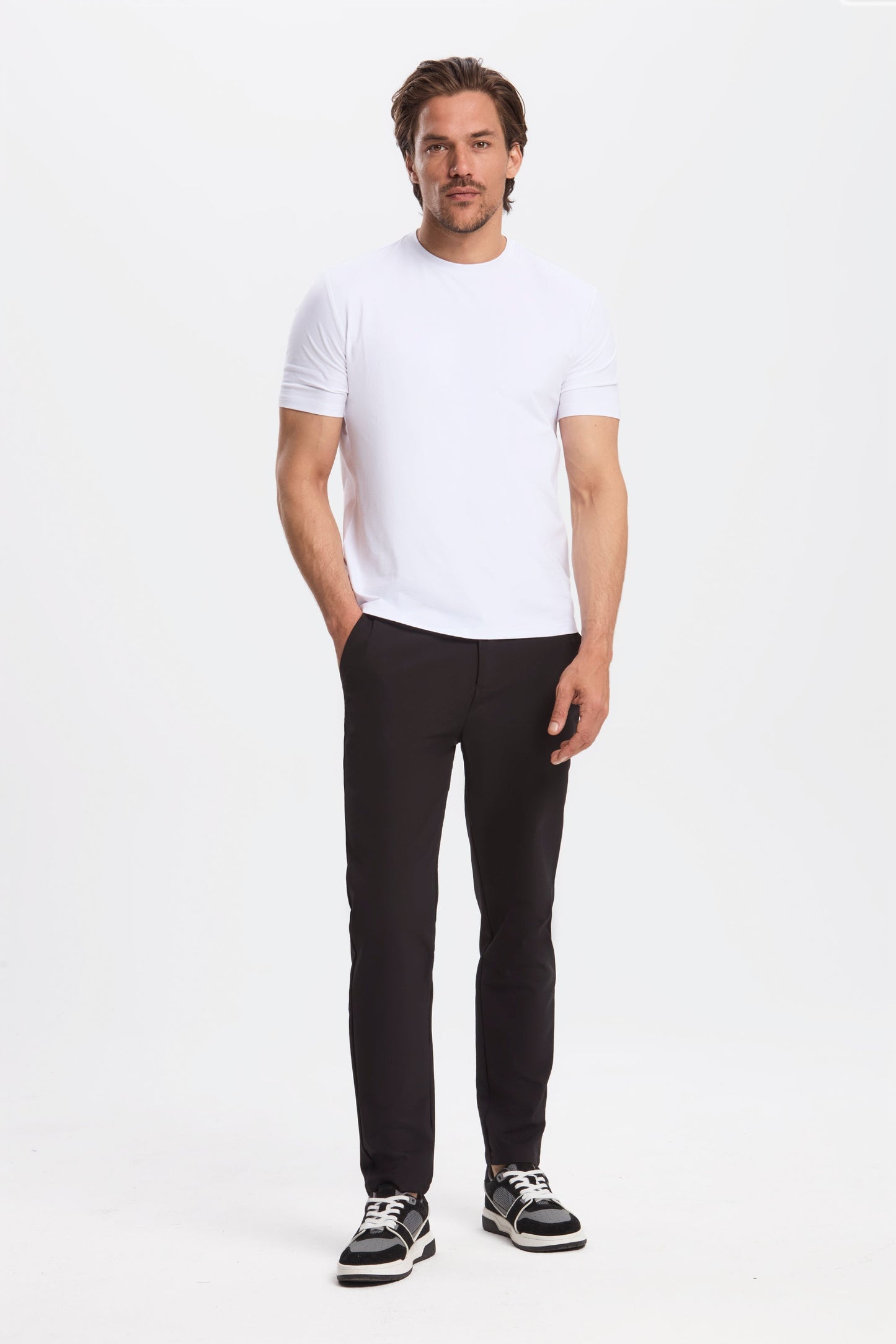 THE MUST-HAVE TEE