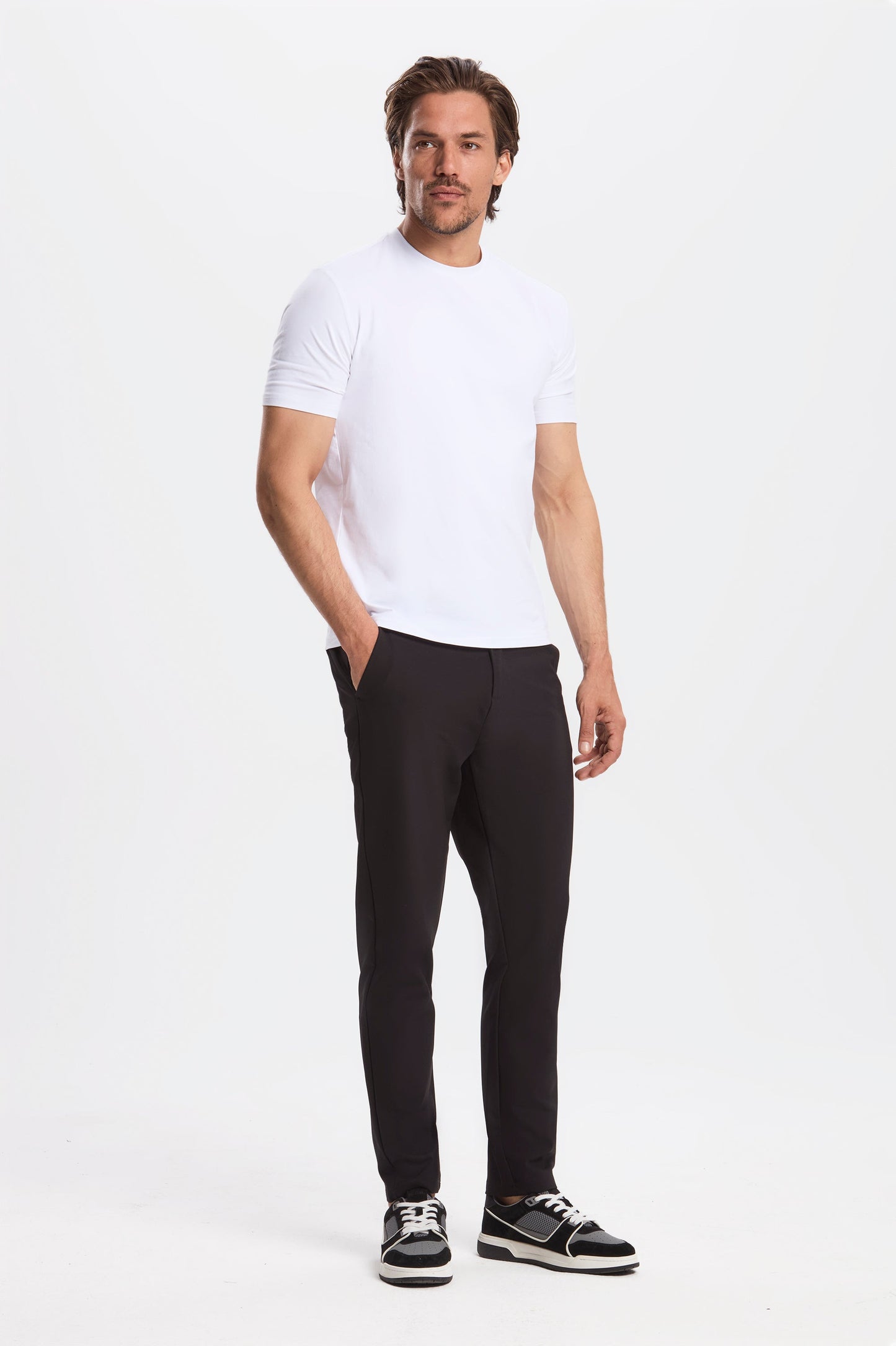 THE MUST-HAVE TEE