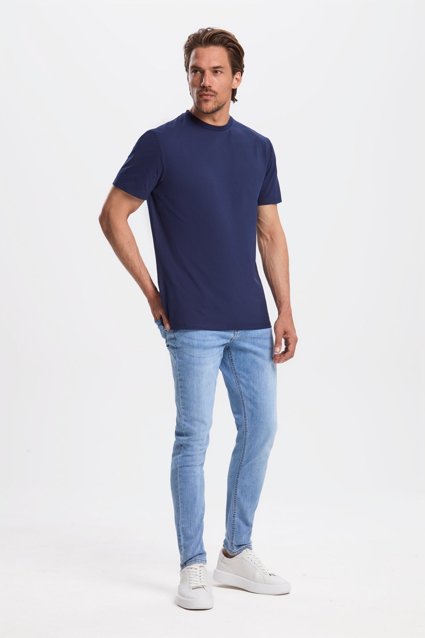 THE MUST-HAVE TEE