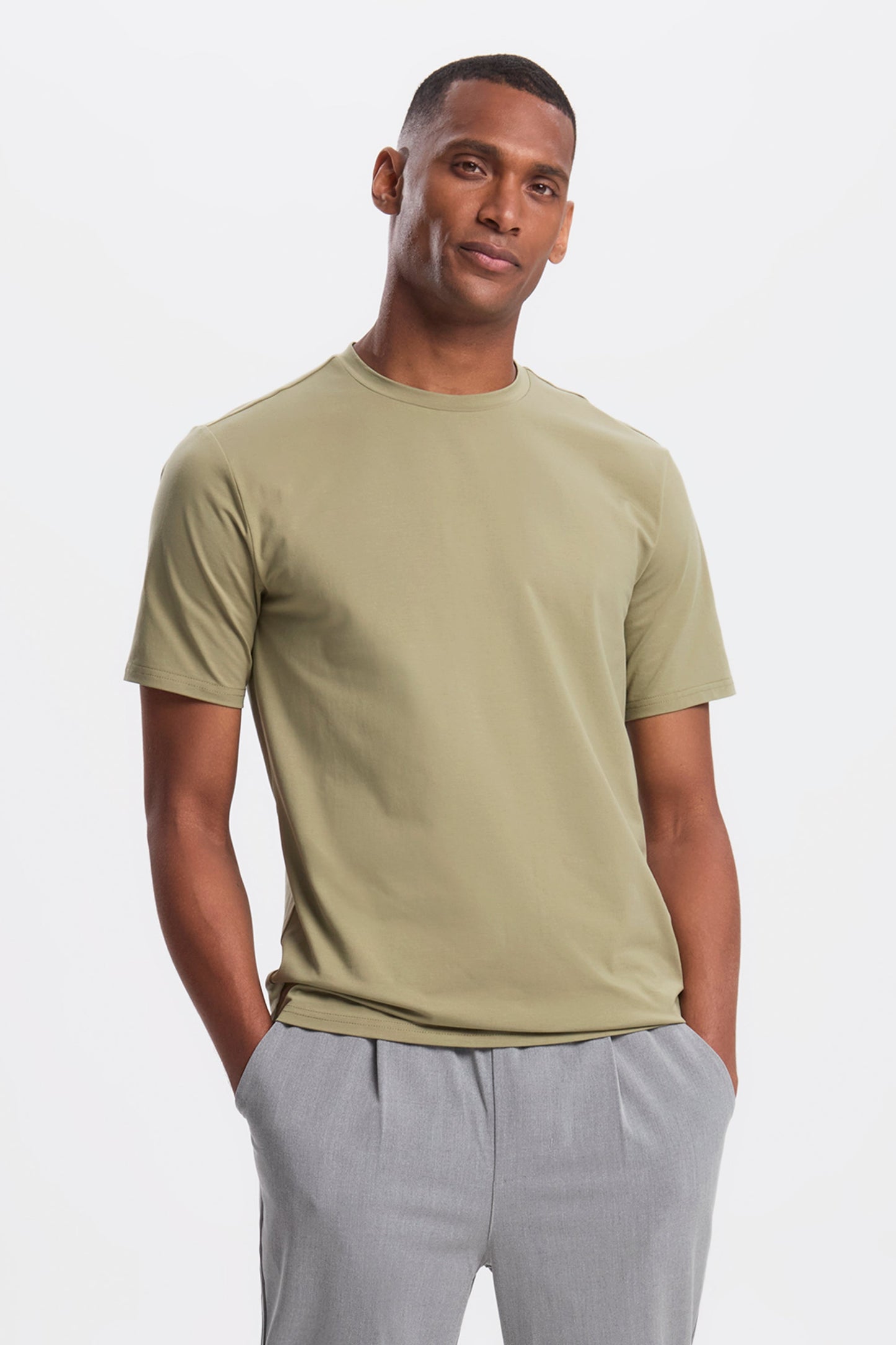 THE MUST-HAVE TEE