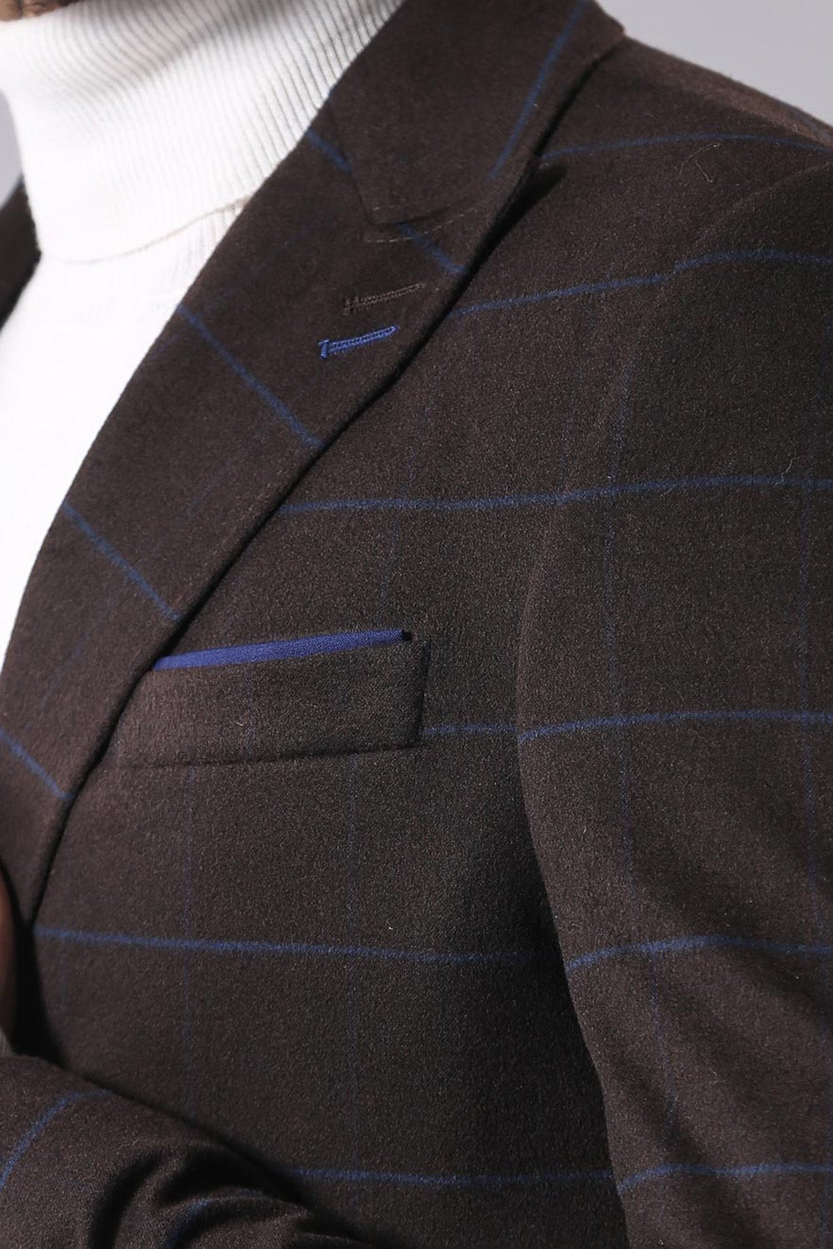 Wide Pointed Collar Brown Men Coat