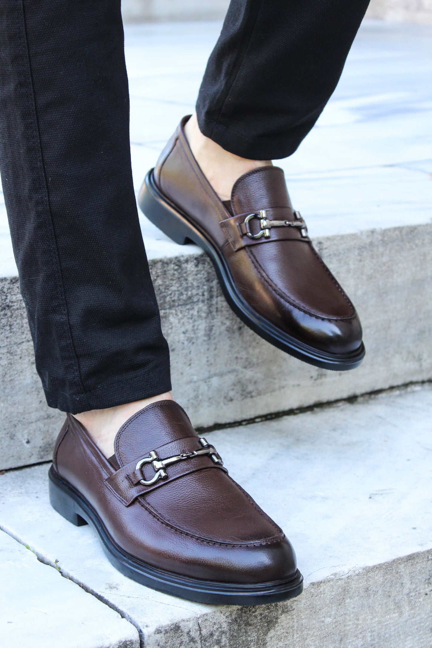 KOALA SYDNEY Men's Brown Leather Buckle Loafers-Wessi