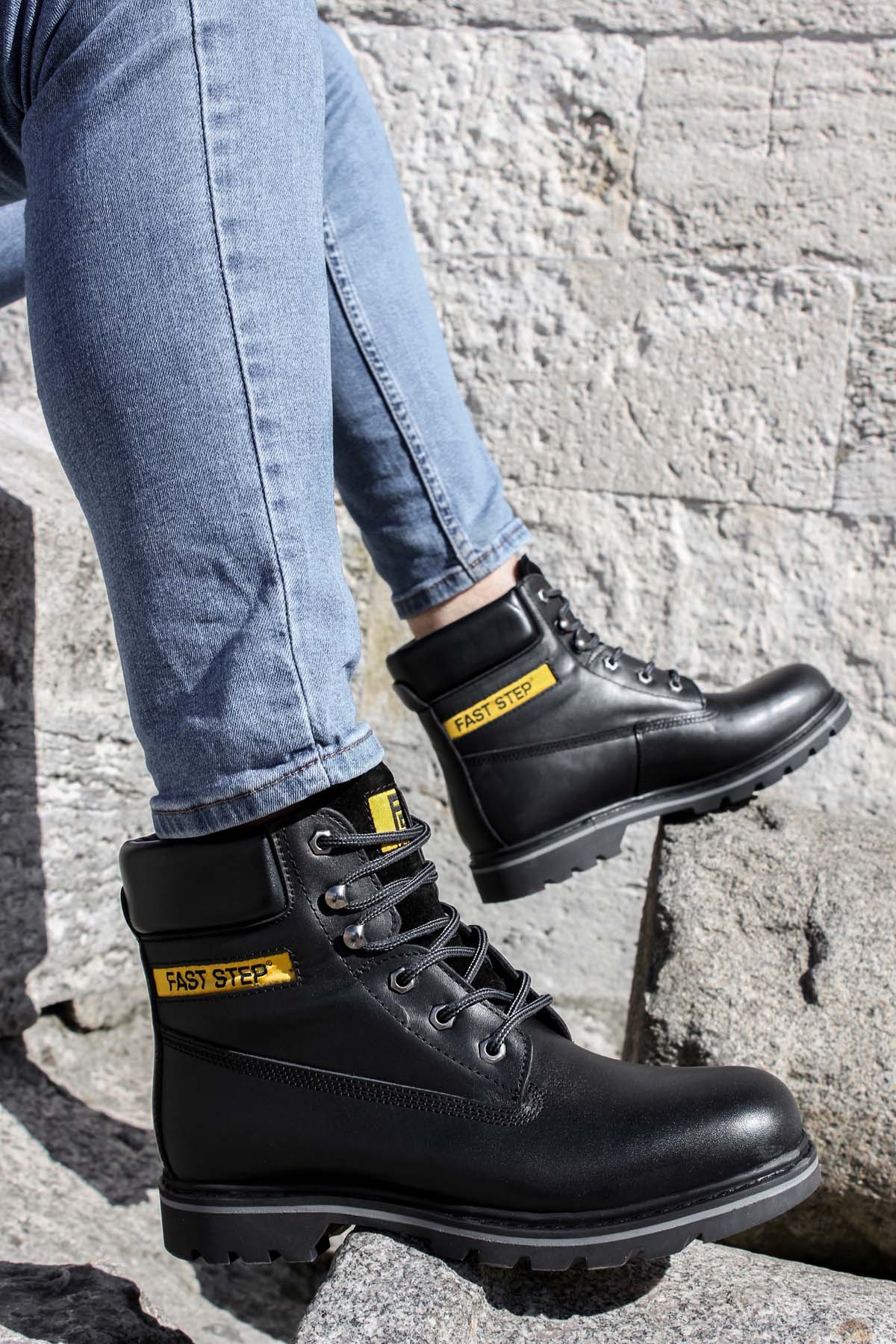 Men's Black Leather Lace-Up Boots with Padded Collar