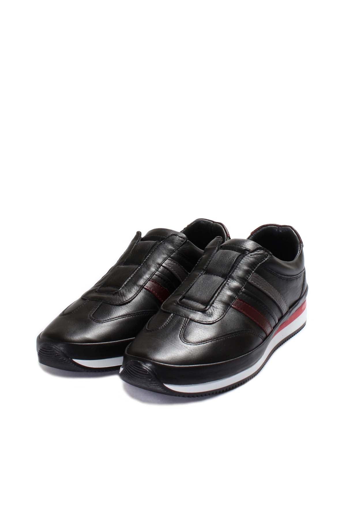 Black Leather Slip-On Sports Shoes Wessi