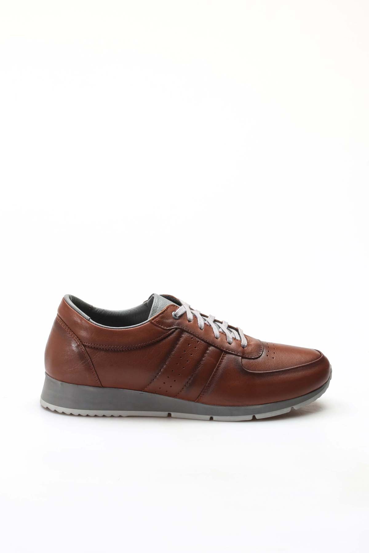 Men's Brown Leather Sneakers with Gray Accents and Contrast Sole