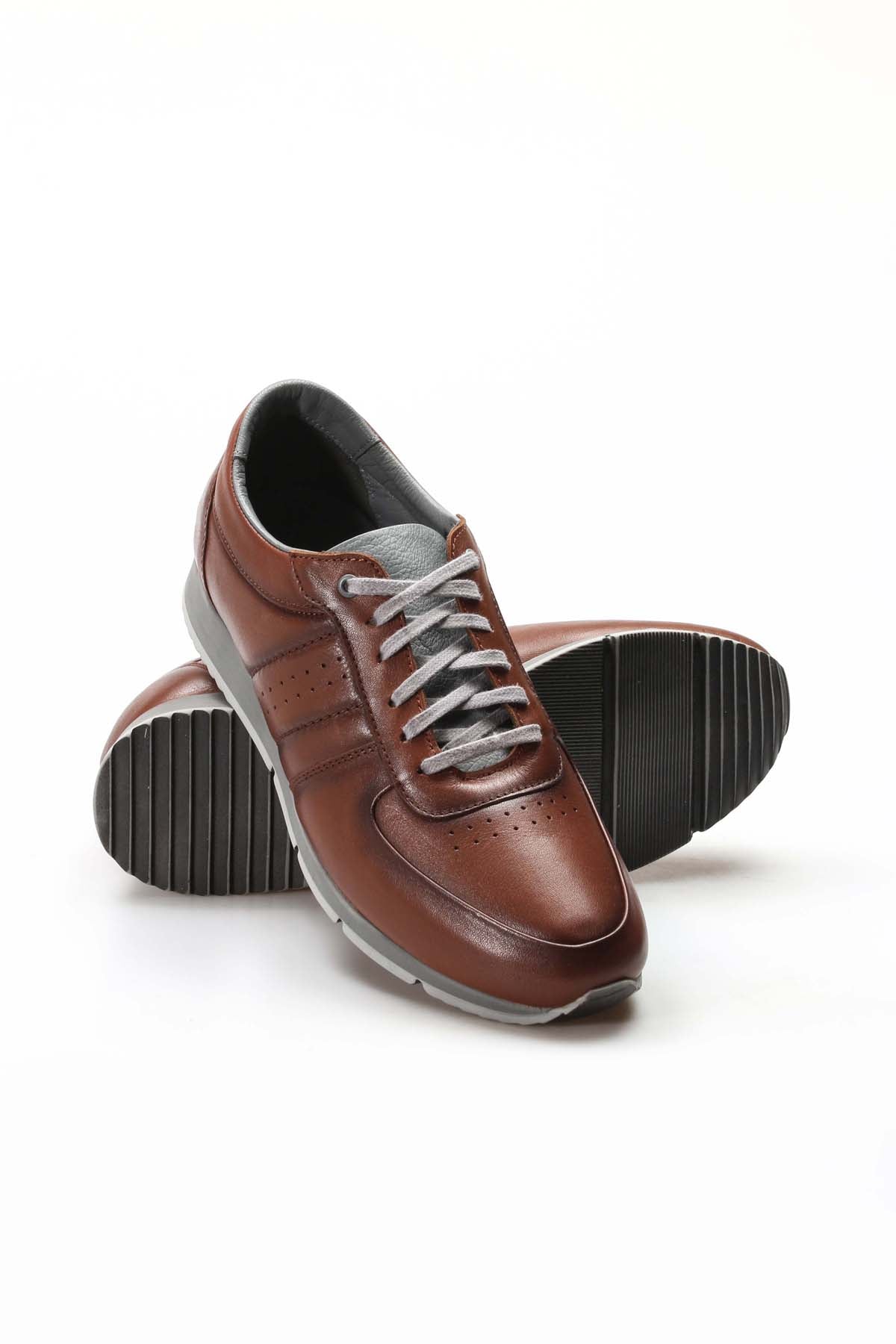 Men's Brown Leather Sneakers with Gray Accents and Contrast Sole