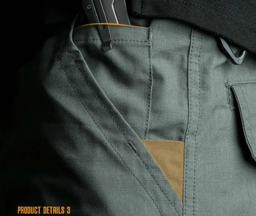 Men's Loose Cargo Shorts with Multiple Pockets