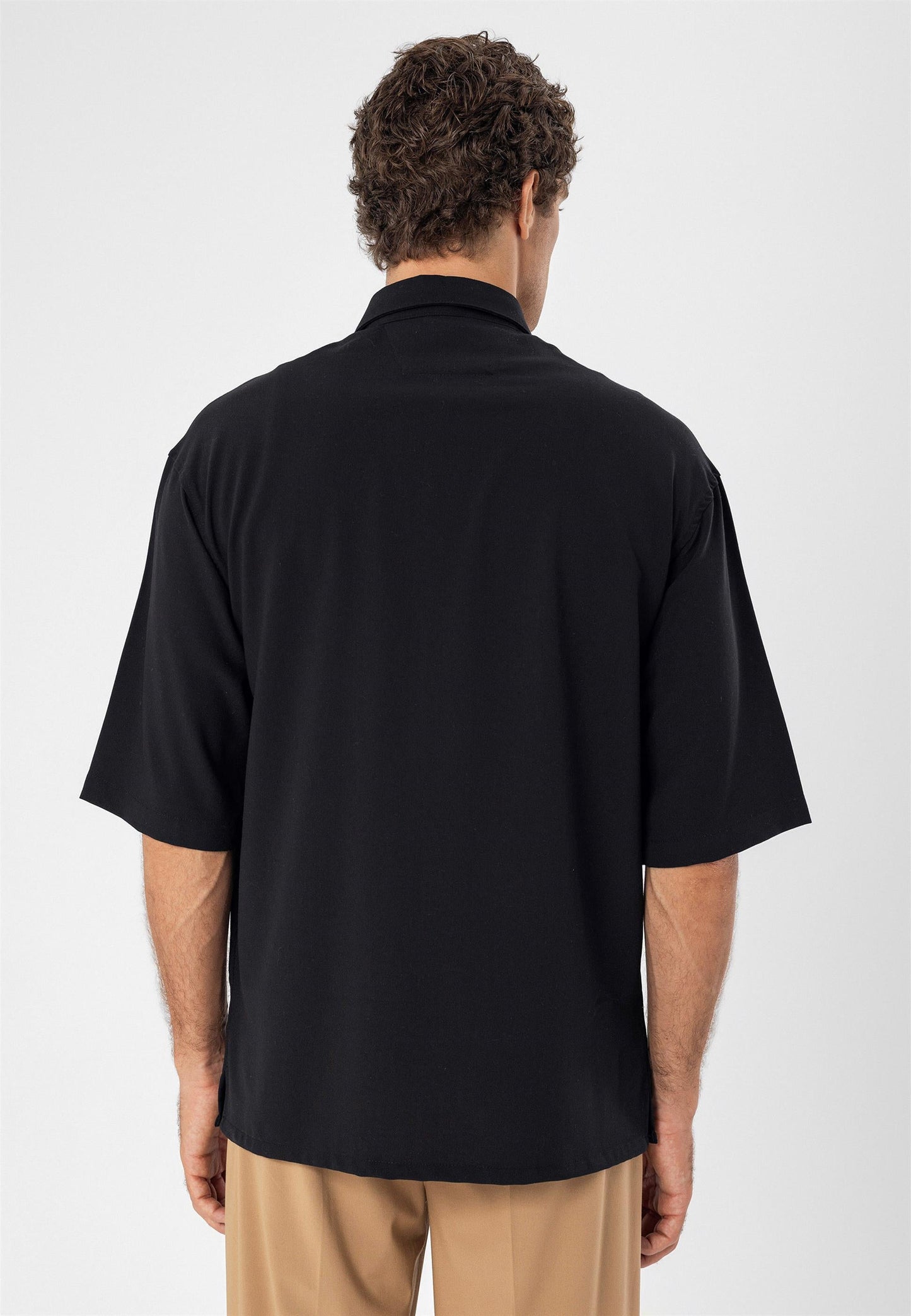 Men's Black Oversize Hidden Button Short Sleeve Shirt