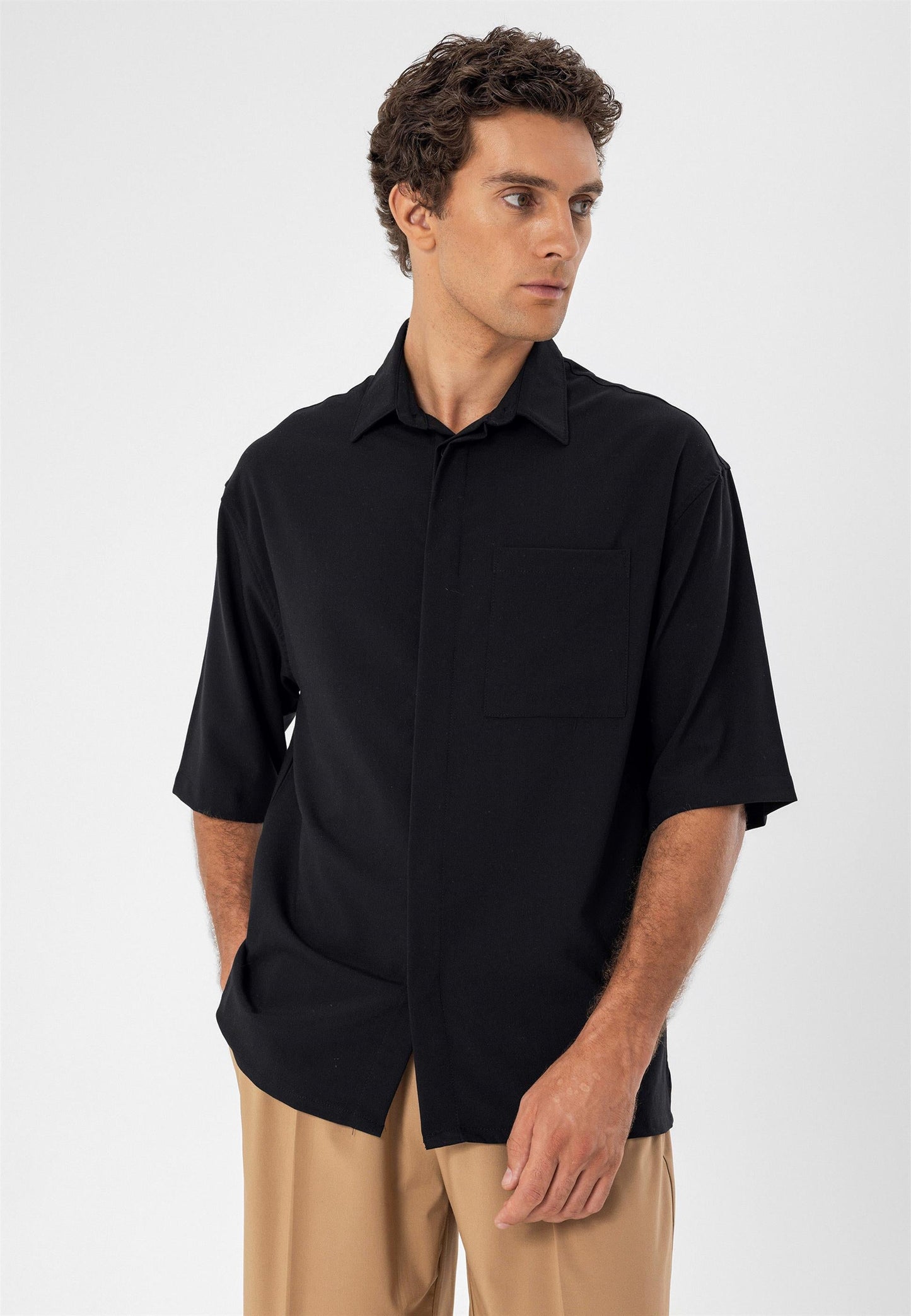 Men's Black Oversize Hidden Button Short Sleeve Shirt