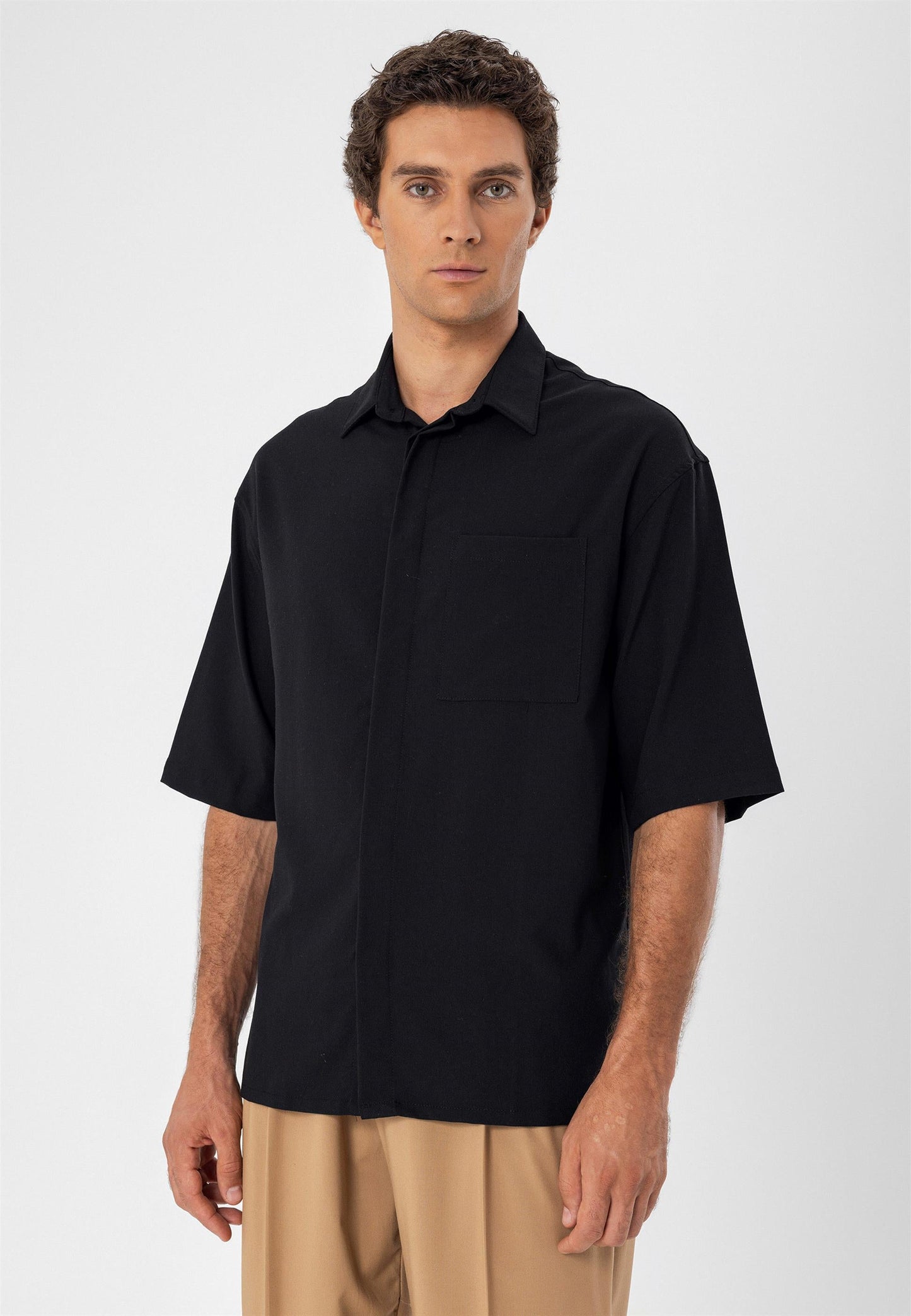 Men's Black Oversize Hidden Button Short Sleeve Shirt