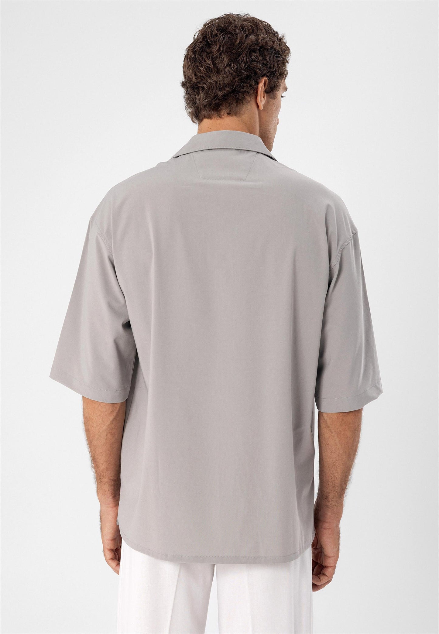 Men's Light Grey Oversize Hidden Button Short Sleeve Shirt