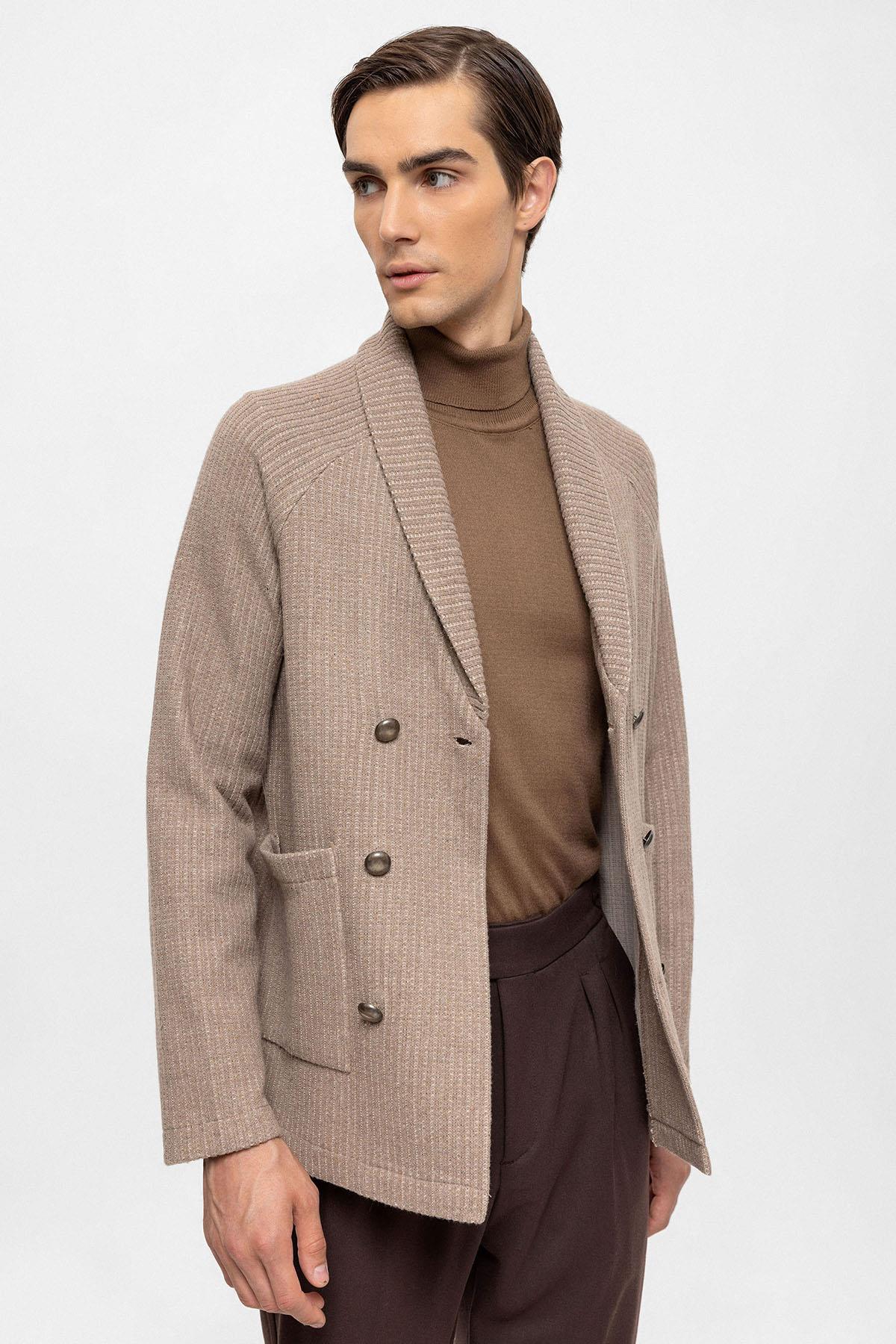 Men's Beige Shawl Collar Double Breasted Closure Cardigan