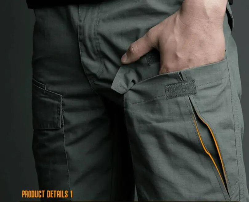 Men's Loose Cargo Shorts with Multiple Pockets