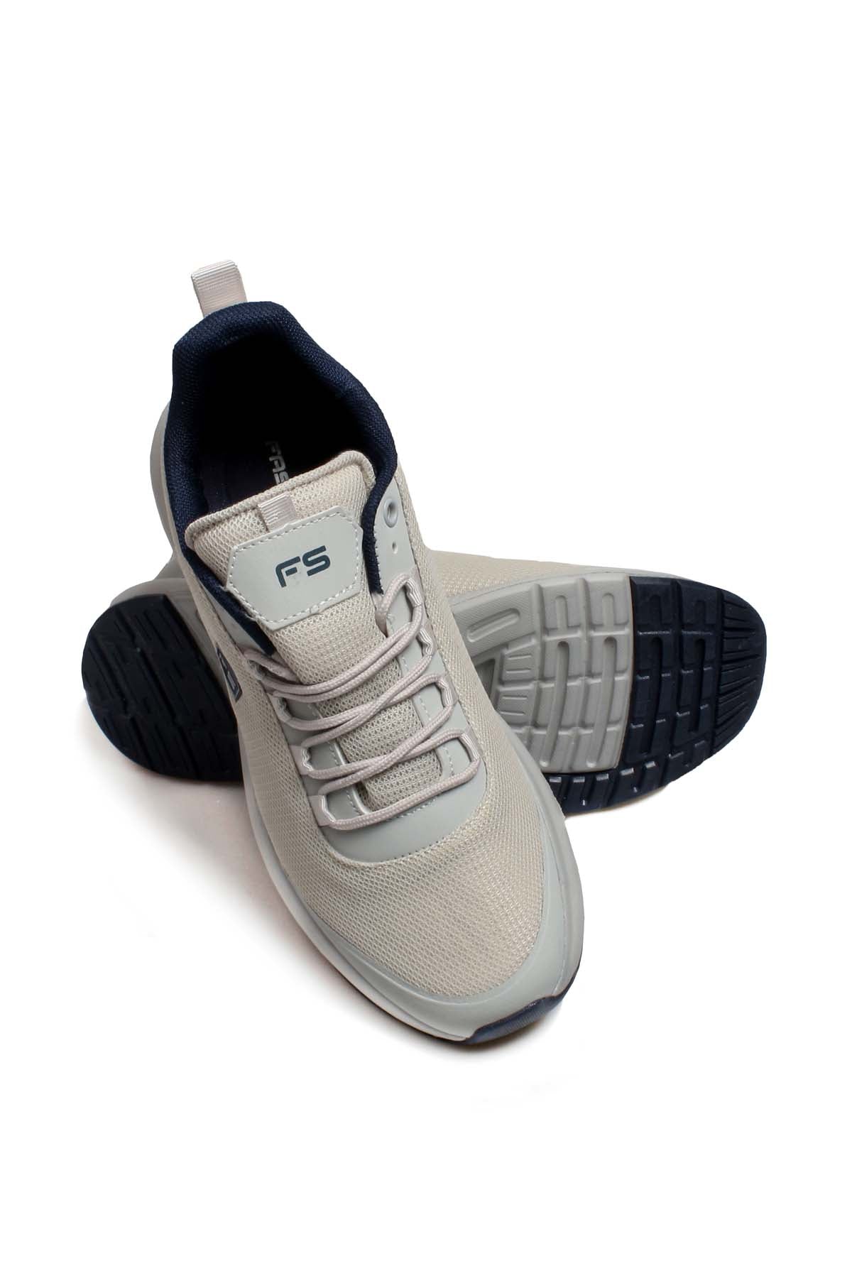 Men's Light Gray Athletic Sneakers with Navy Accents