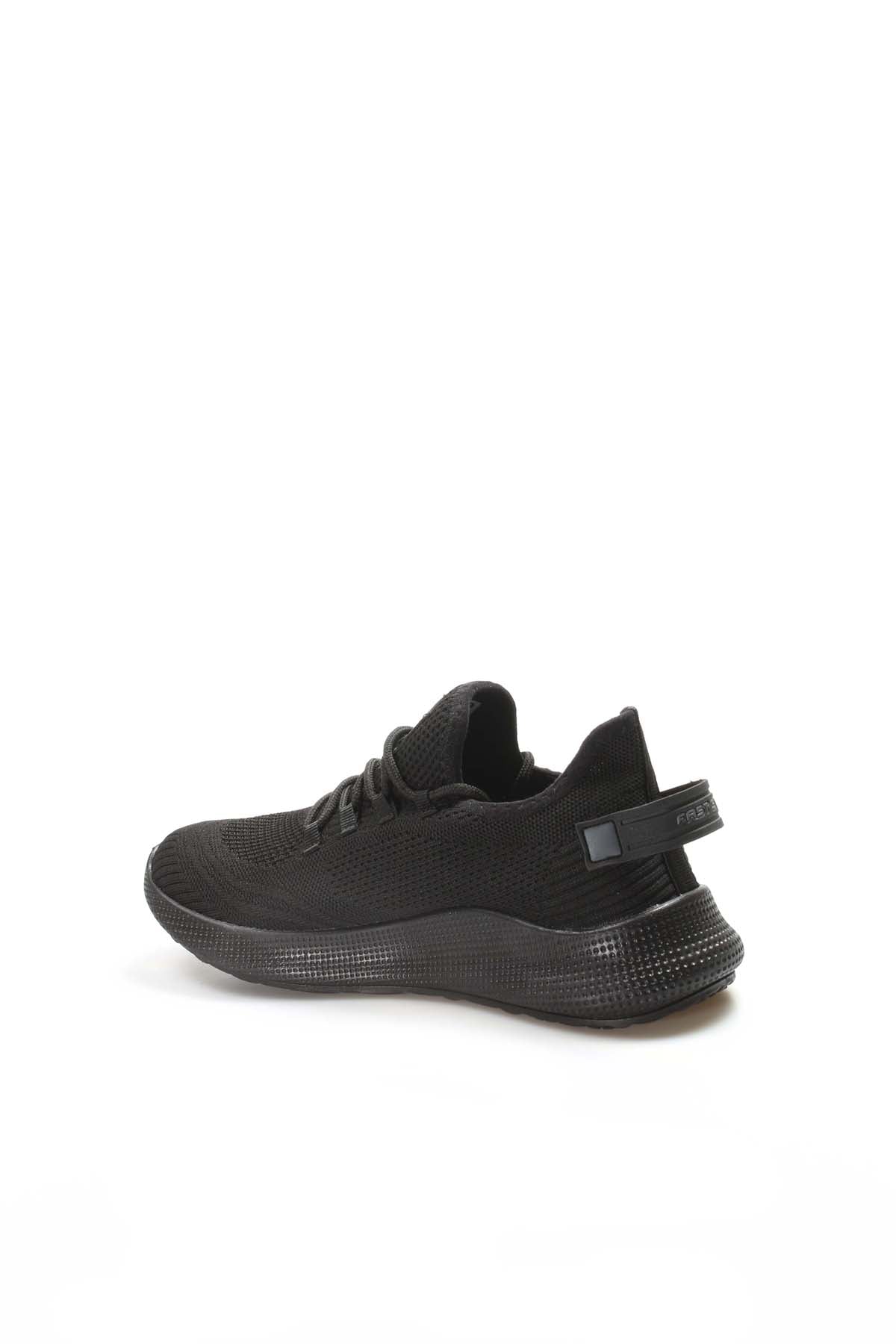 Men's Black Knit Sneakers with Lightweight Sole