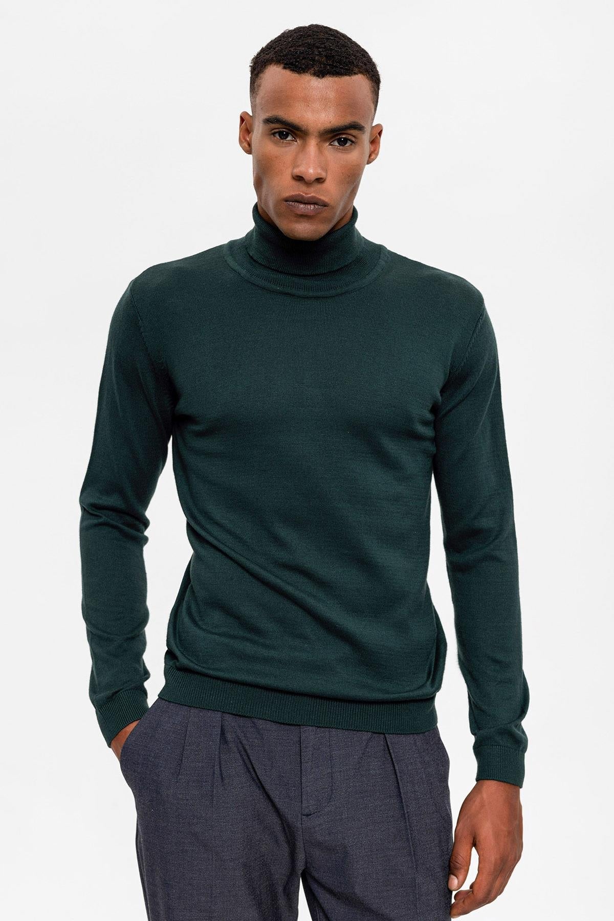 Green Turtleneck Men's Knit Sweater