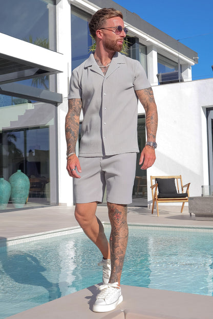 THE SLIM PLEATED SHORTS  - GREY