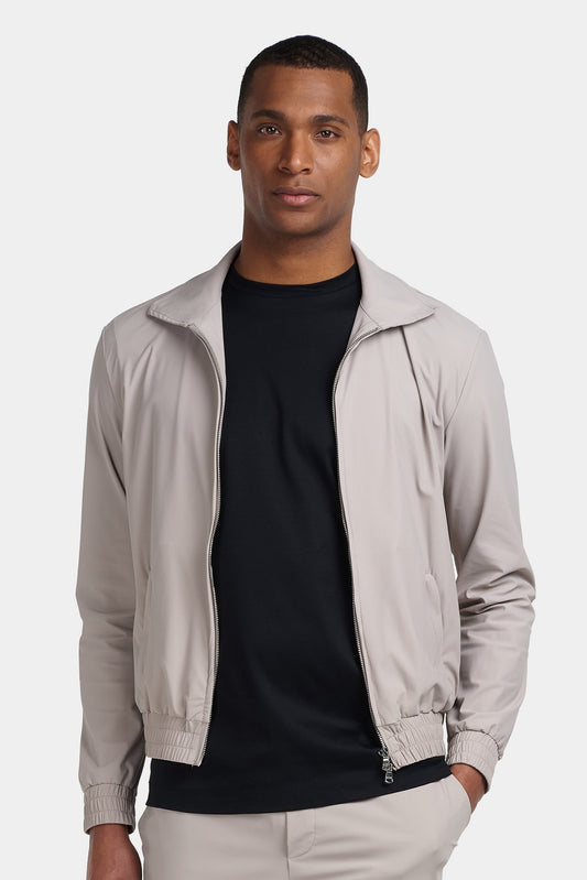 THE ULTIMATE TRAVEL JACKET