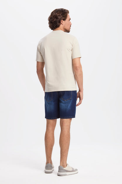 THE MUST-HAVE TEE