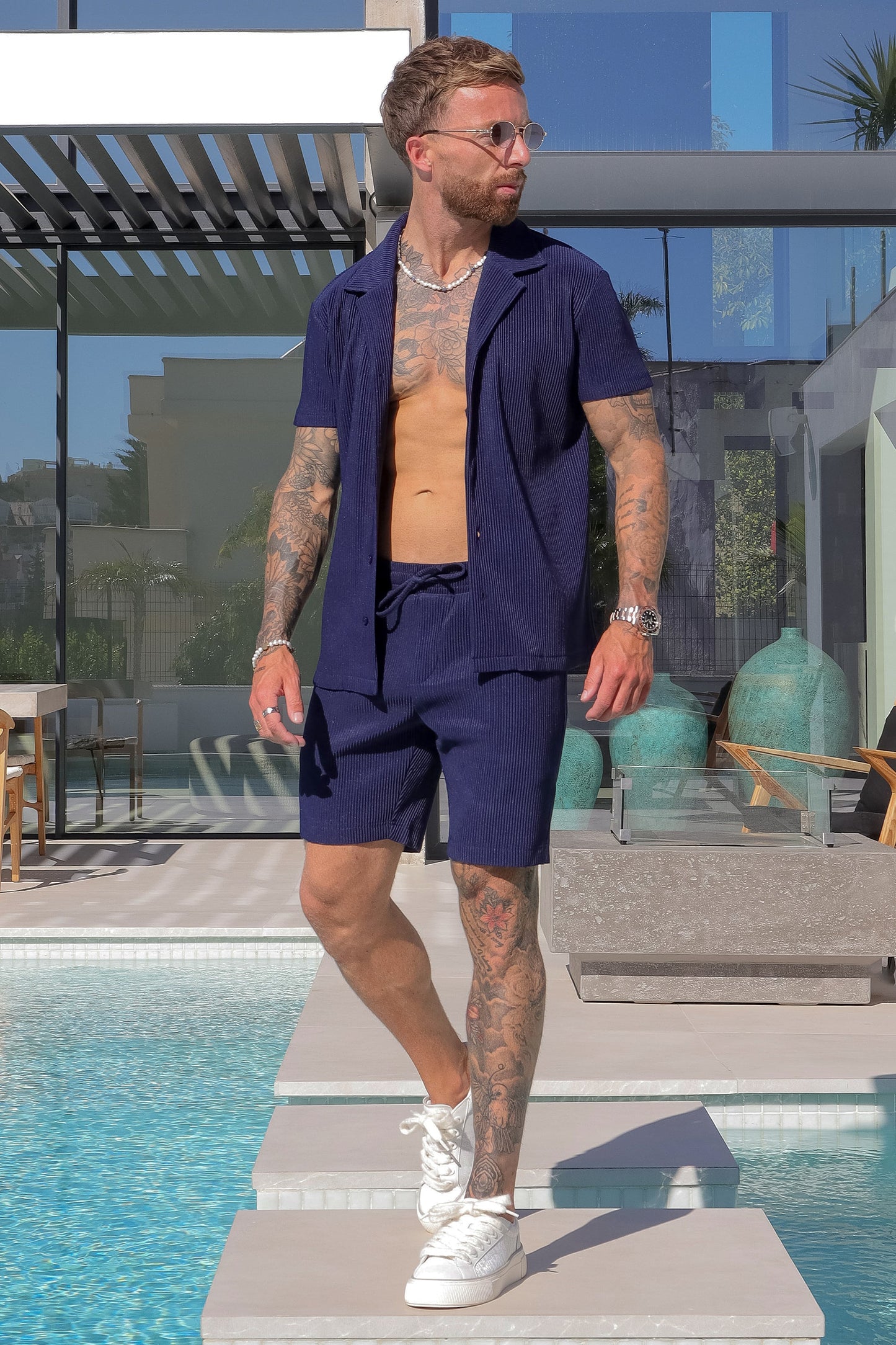 THE SLIM PLEATED SHORTS  - NAVY BLUE
