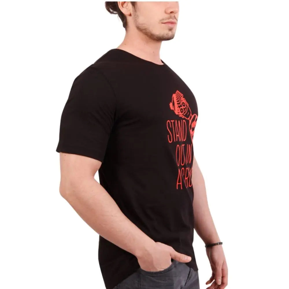 Man Casual Graphic Tee for Everyday Comfort