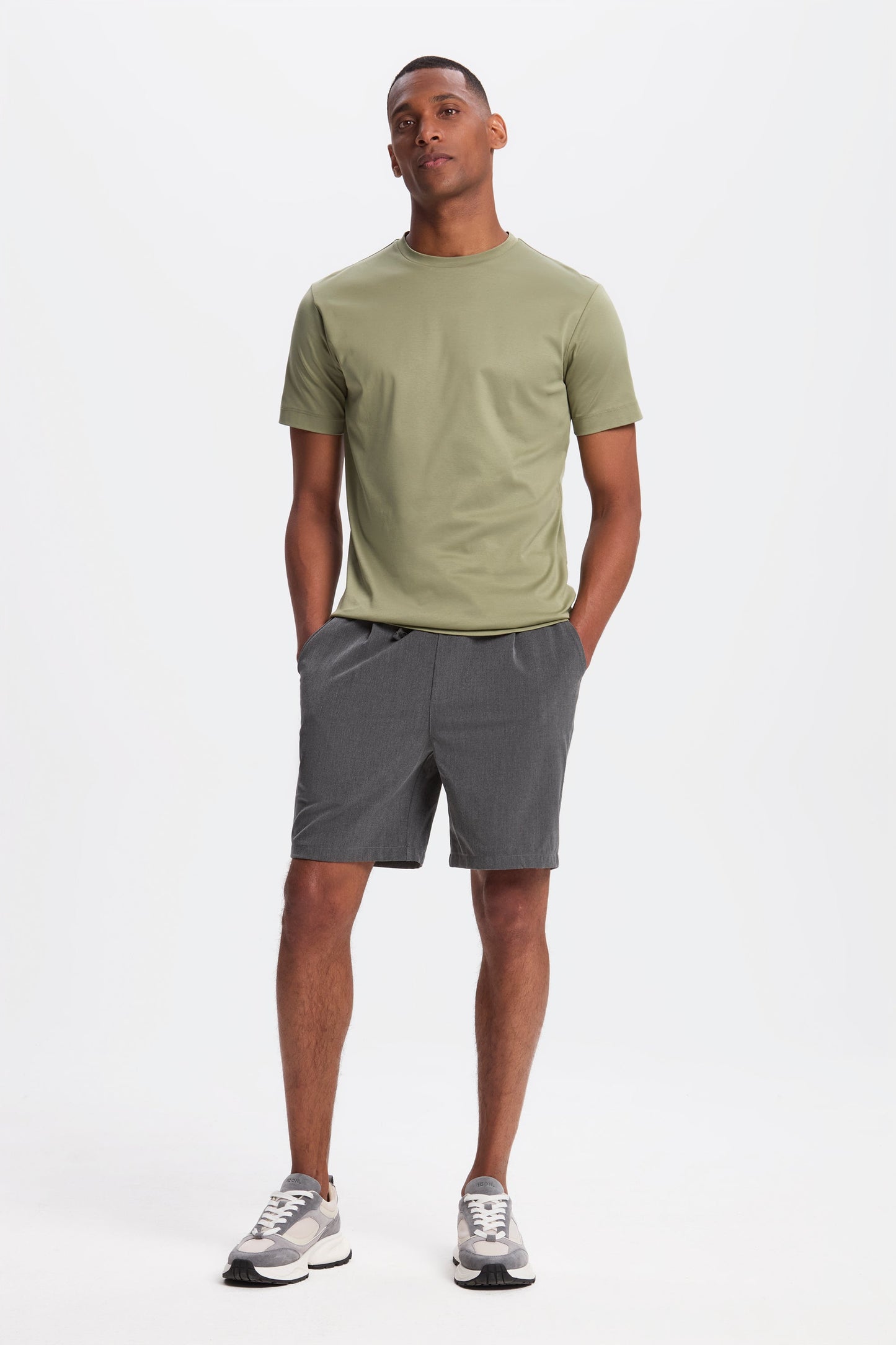 THE ELEGANT TEE