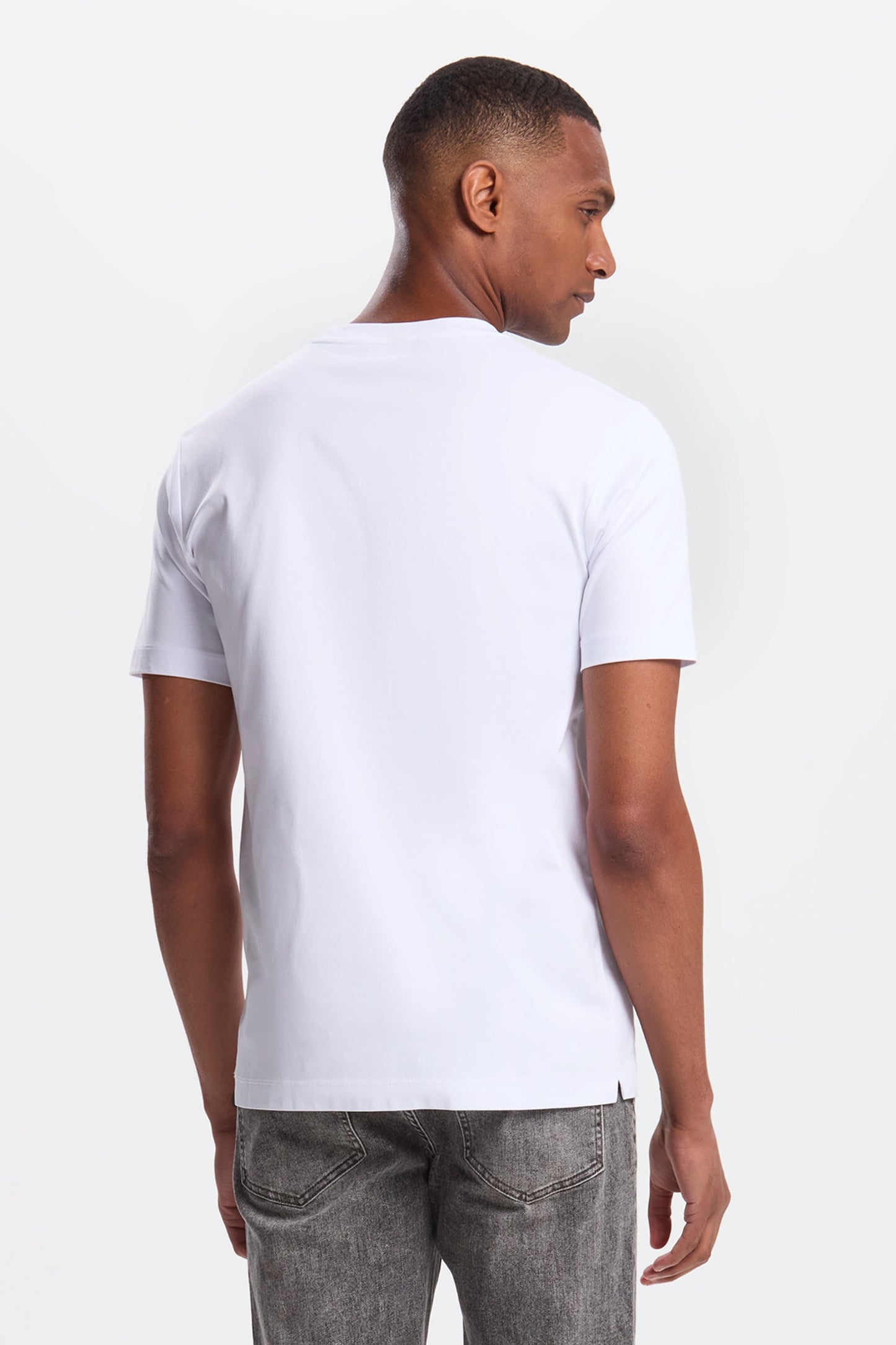 THE ELEGANT TEE