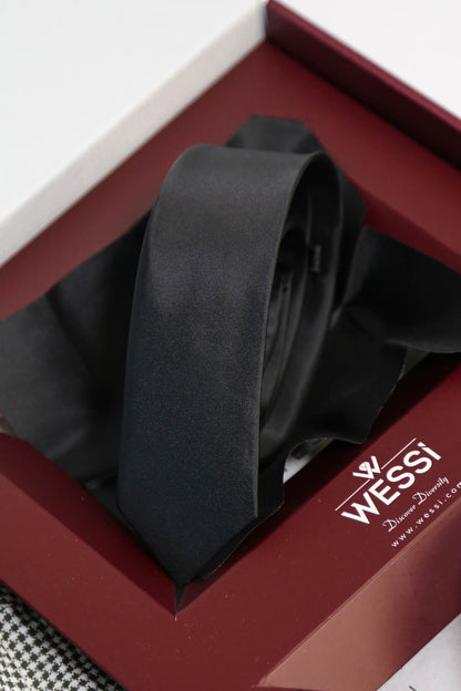 The Dapper Gift Box by Wessi – Includes Green Houndstooth Shirt, Black Tie & Brown Belt