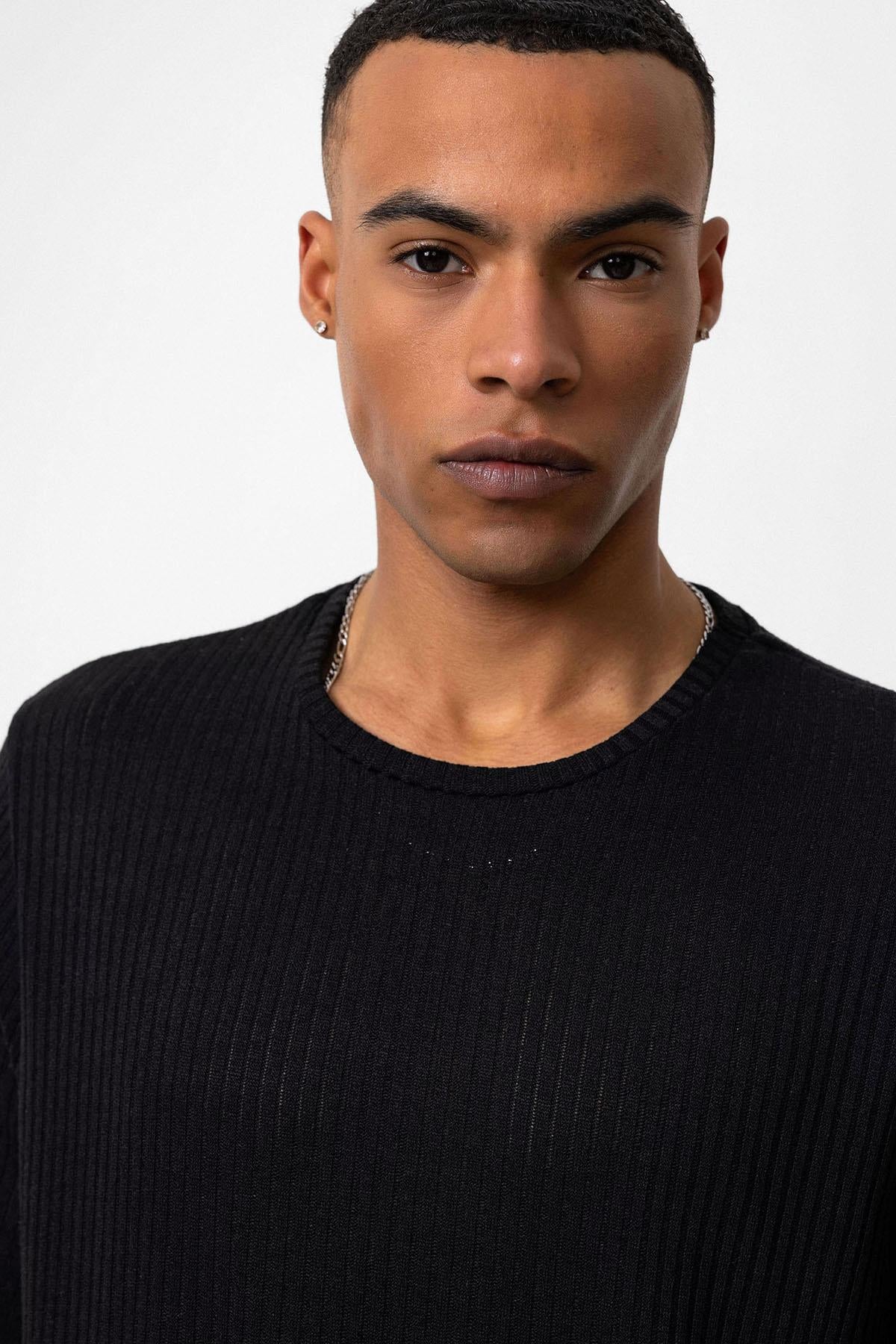 Men's Black Crew Neck Ribbed T-Shirt