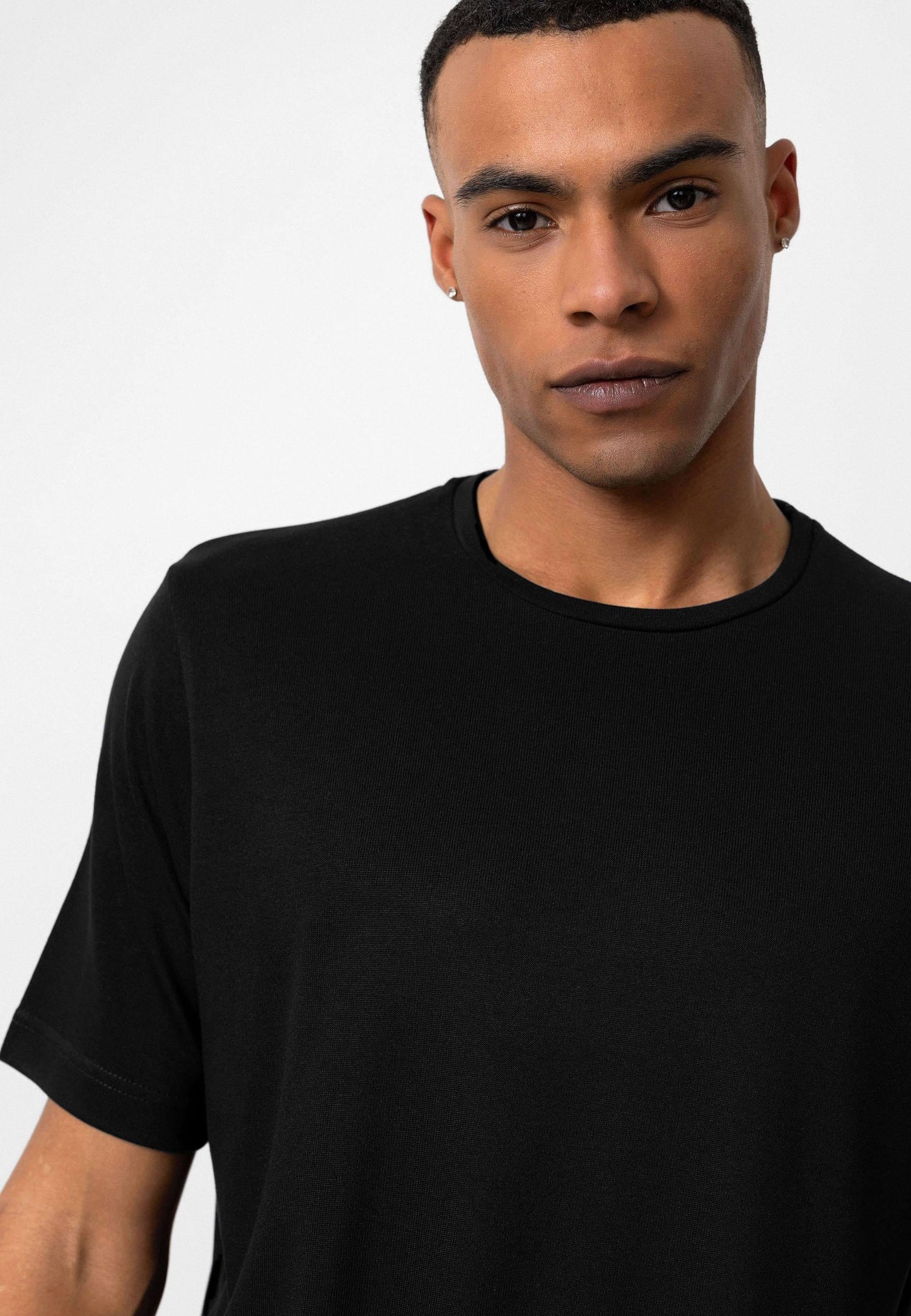 Men's Black Regular Fit Crew Neck T-Shirt