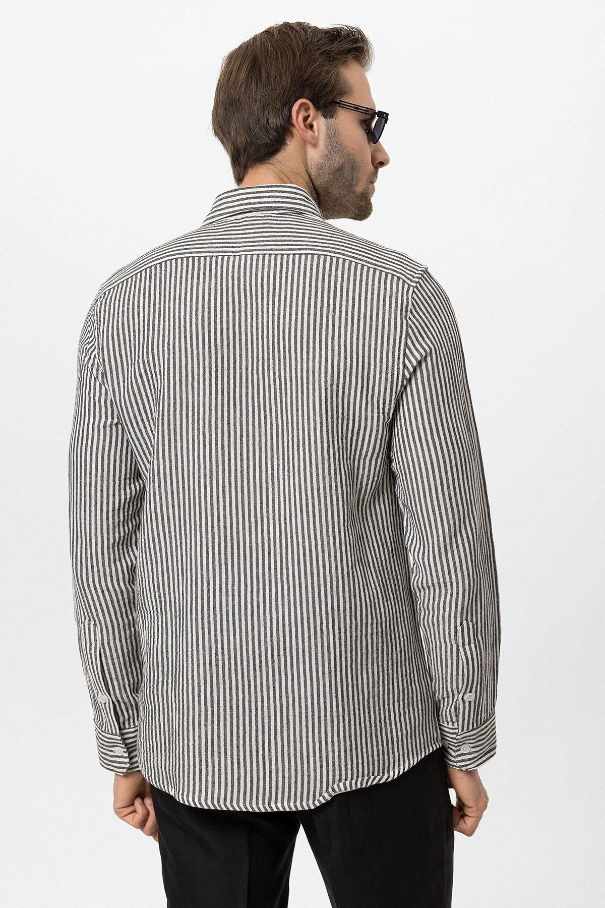 Men's Black Relaxed Fit Basic T-Shirt