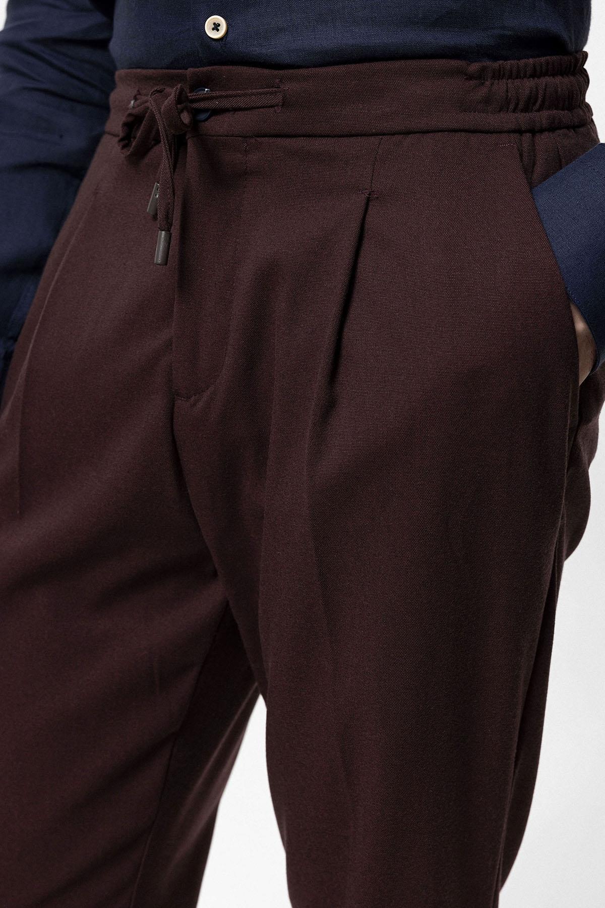 Men's Burgundy Elastic Waist Pleated Trousers