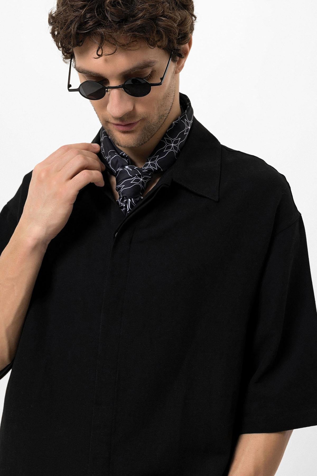 Men's Black Elbow-Length Sleeve Hidden Button Closure Oversize Shirt -