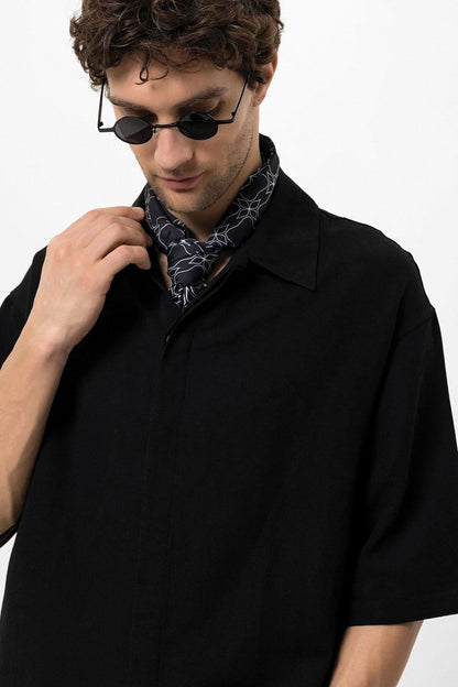 Men's Black Elbow-Length Sleeve Hidden Button Closure Oversize Shirt