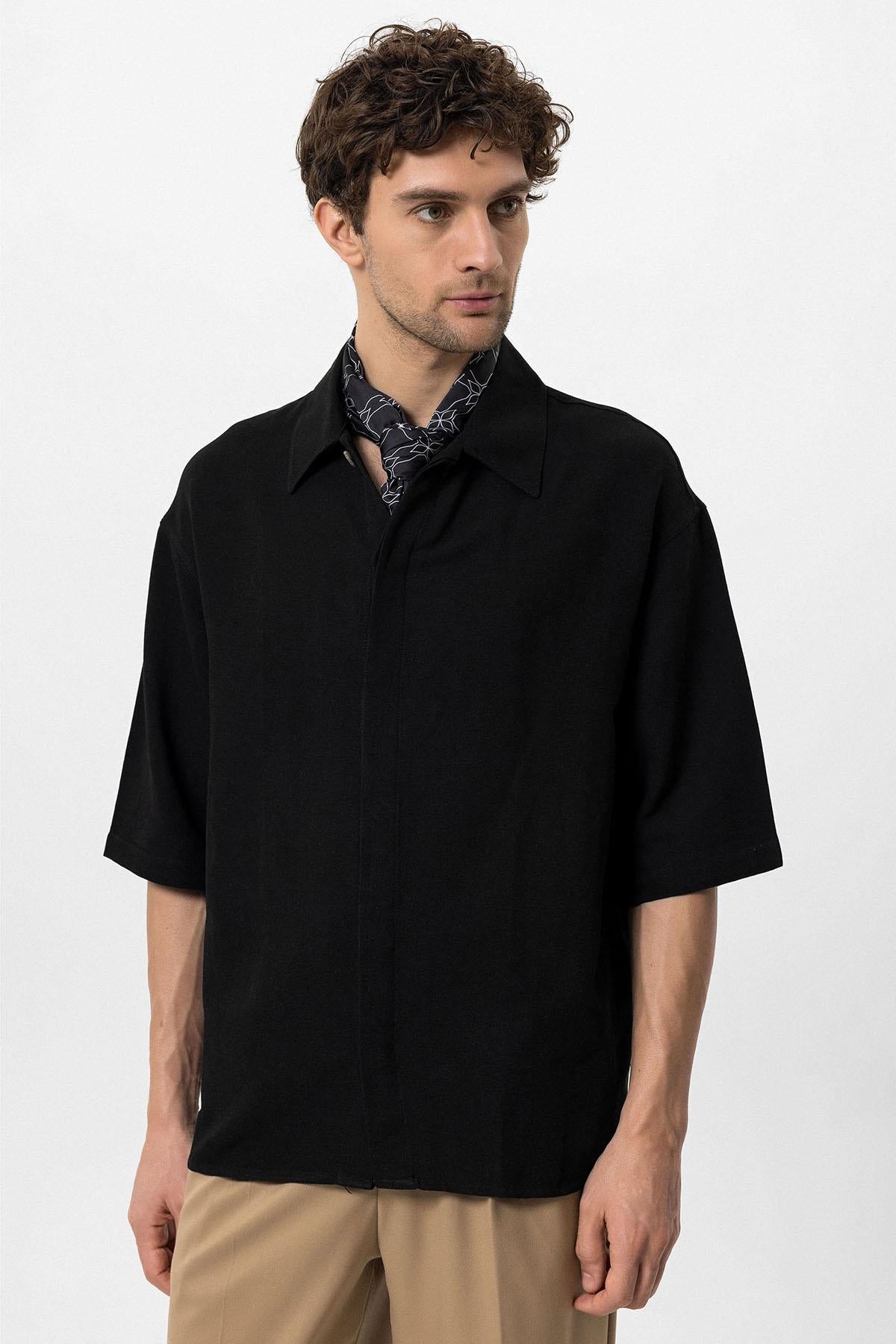 Men's Black Elbow-Length Sleeve Hidden Button Closure Oversize Shirt -