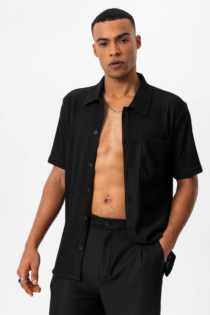 Men's Black Short-Sleeve Ribbed Shirt