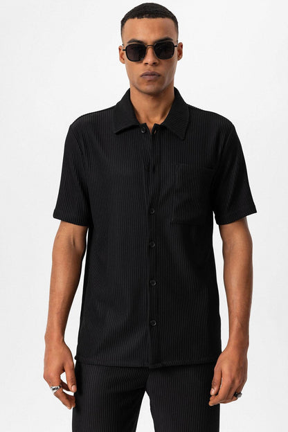 Men's Black Short-Sleeve Ribbed Shirt